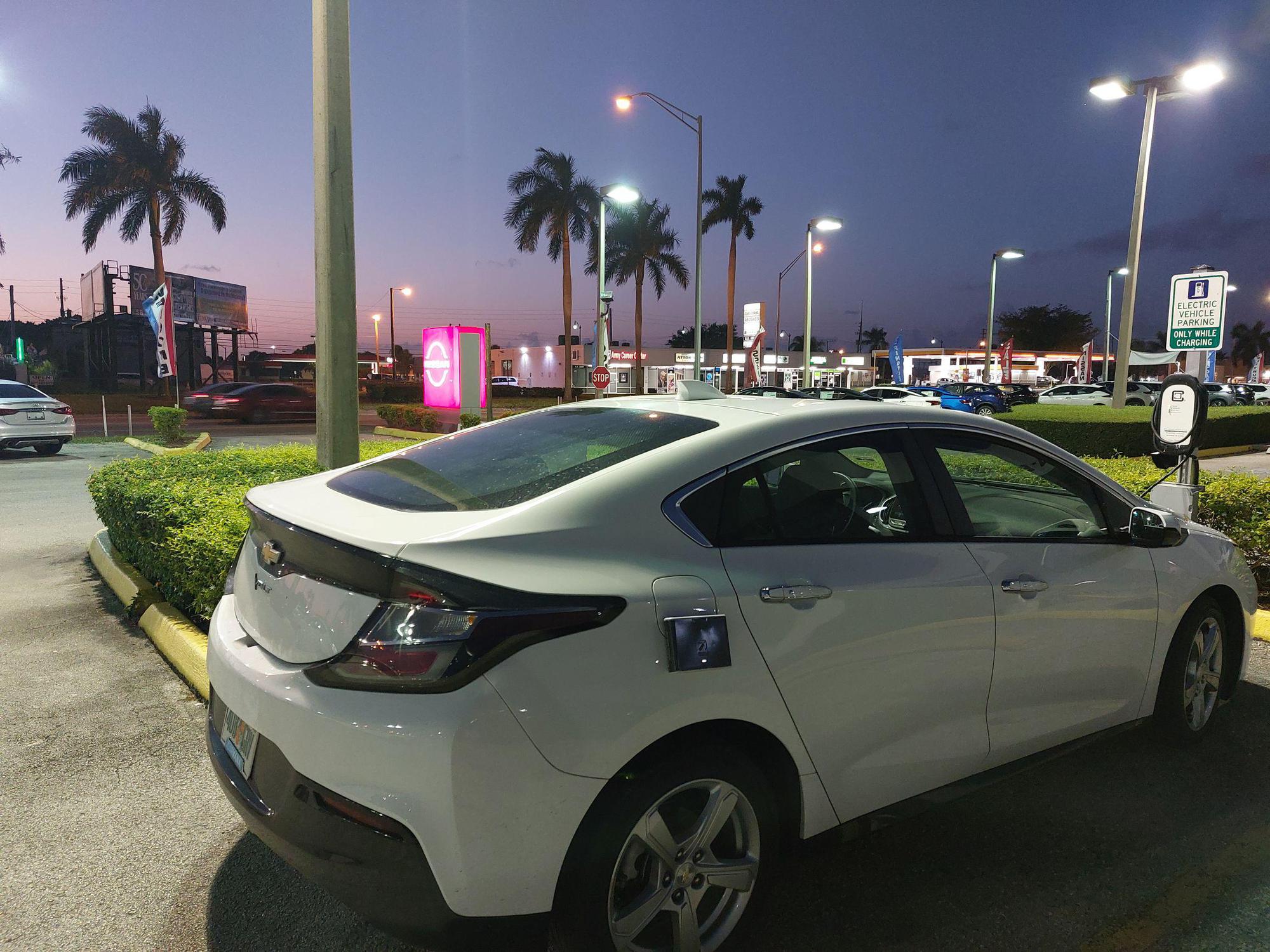 Lorenzo Nissan Homestead, FL EV Station