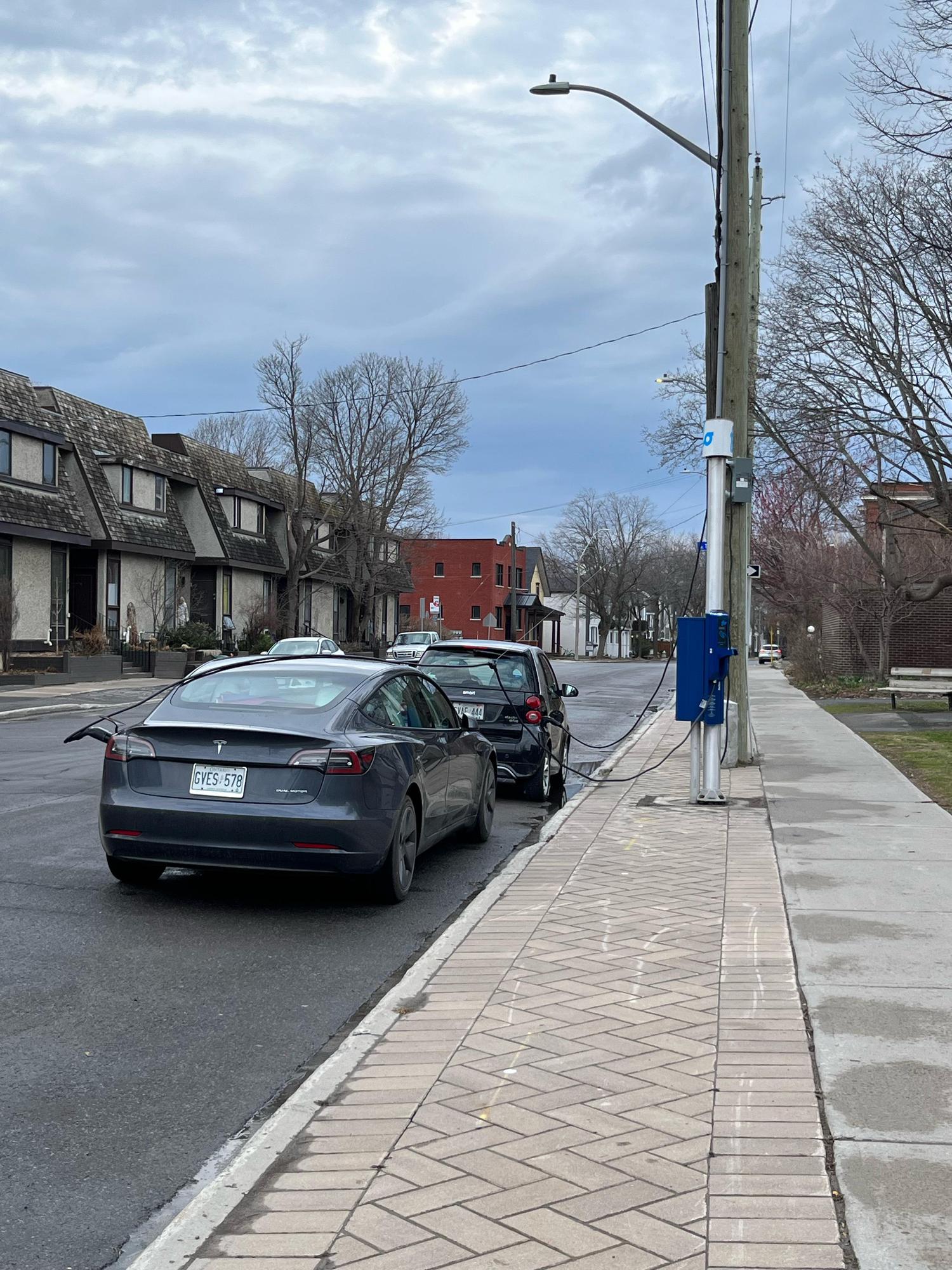 Crichton St & The Mews Ln Parking Ottawa, ON EV Station