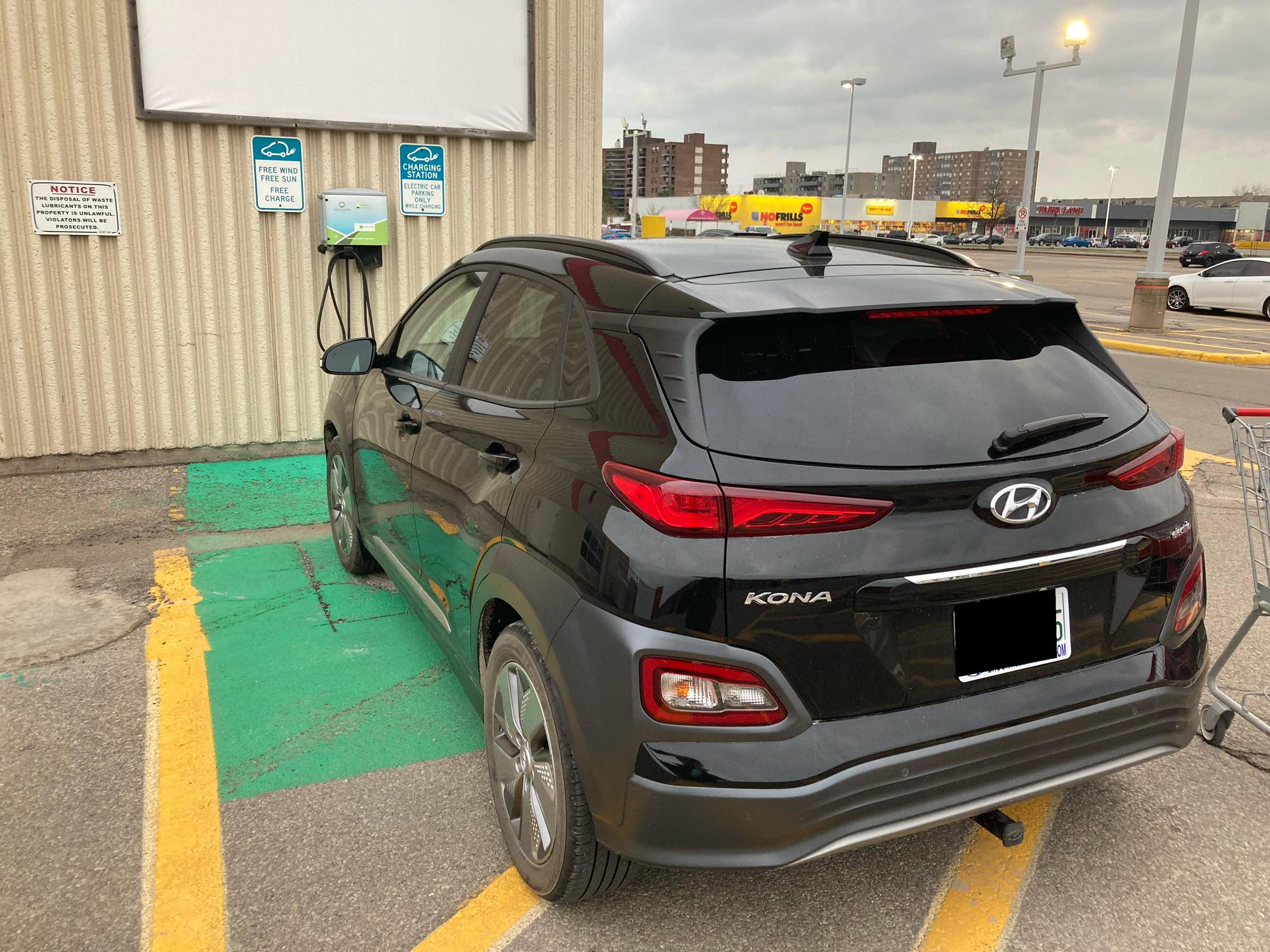 Canadian Tire St. Catharines, ON EV Station