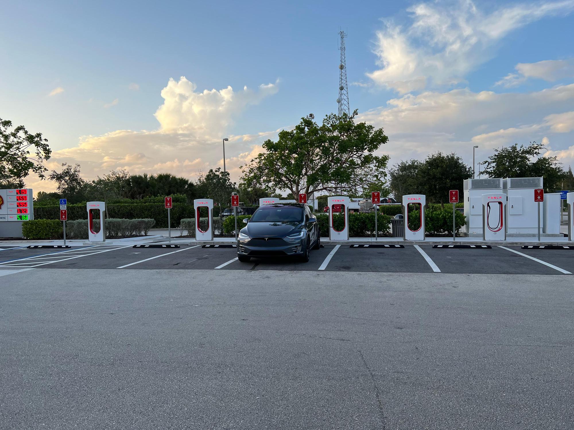 West Palm Beach Service Plaza (2) 94 Florida's Turnpike, West Palm