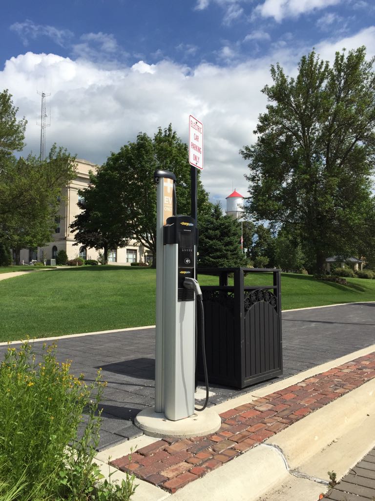 Fayette County Courthouse West Union, IA EV Station