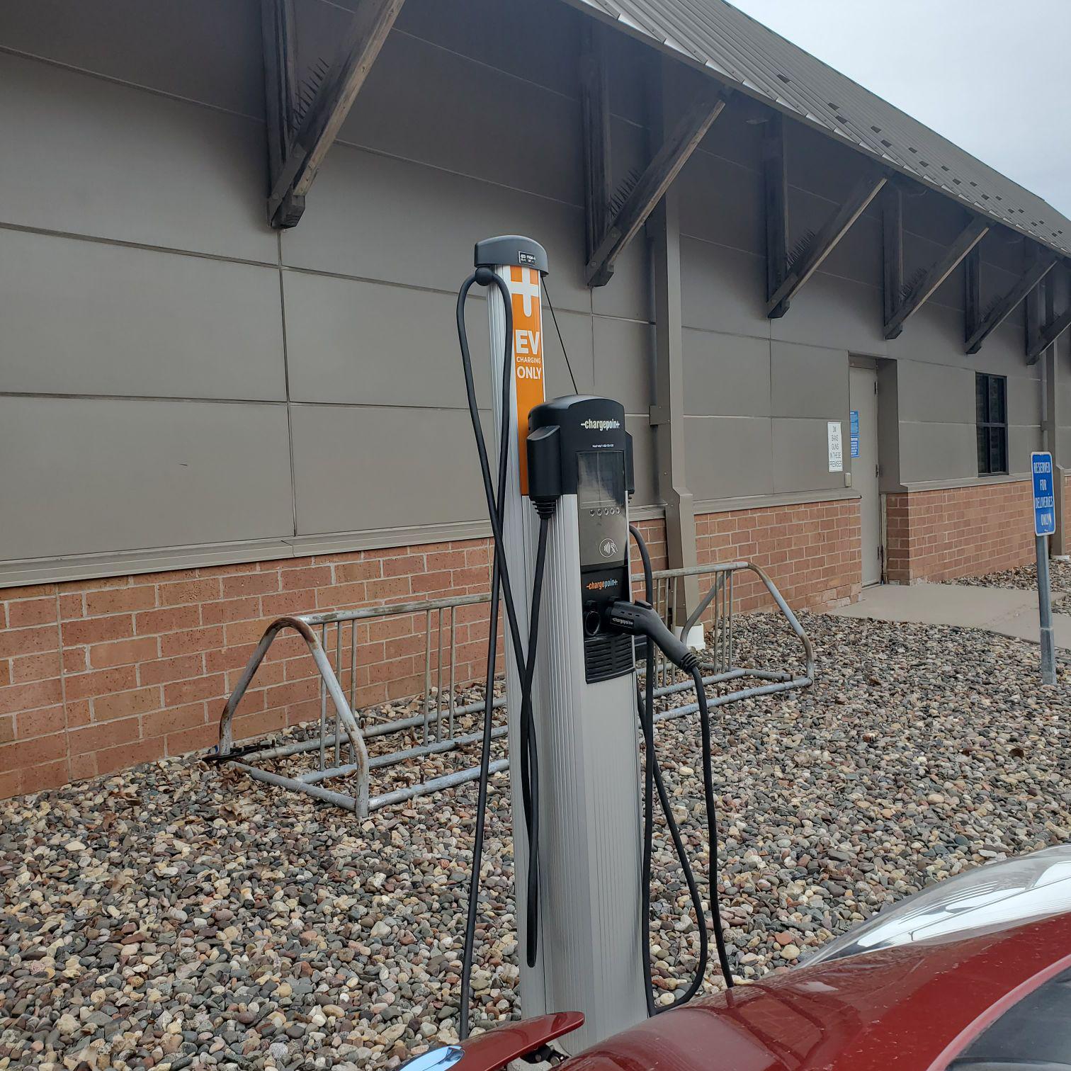 3M Center Building 255 Maplewood MN EV Station 3m-center-building-255-maplewood-mn-ev-station