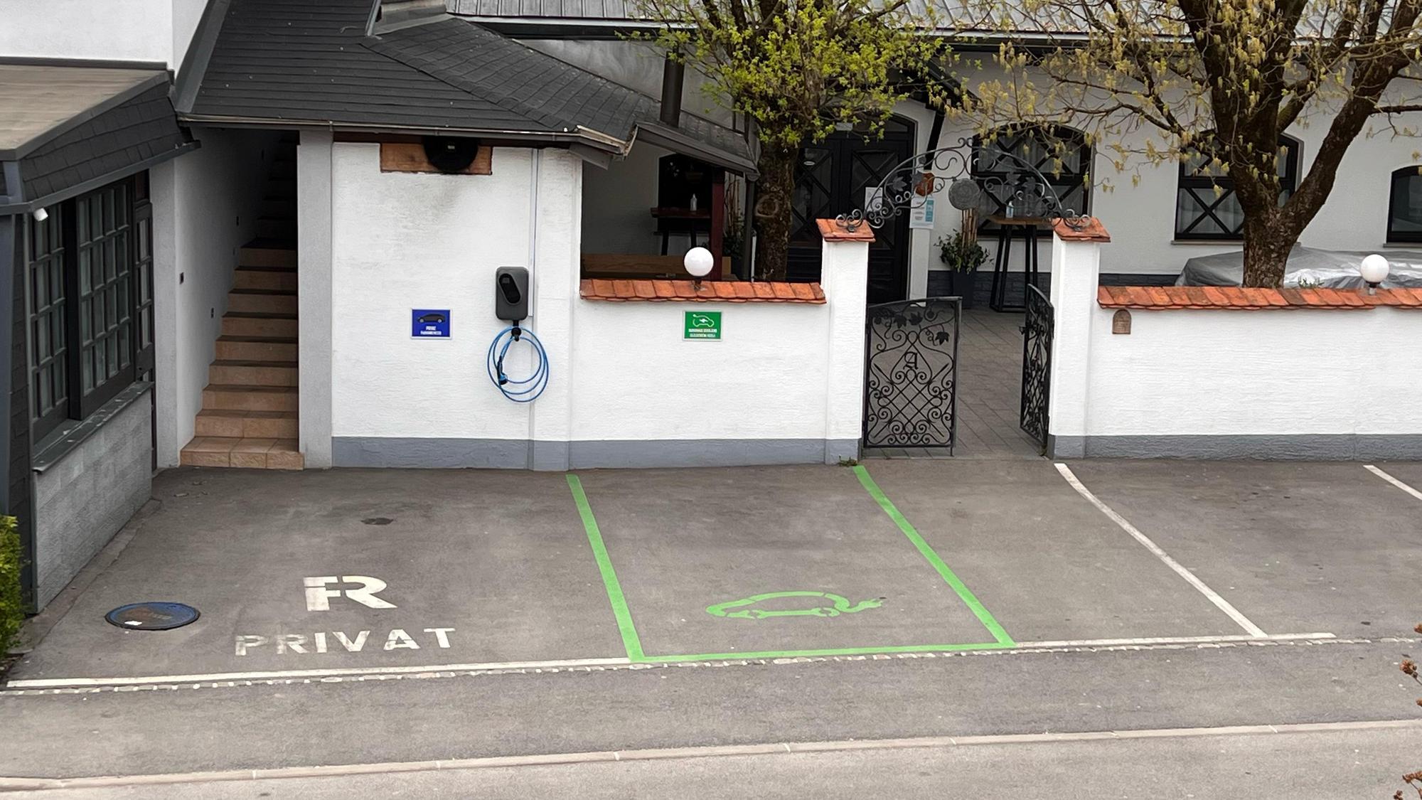 Pivnica Adam Ravbar | Perkova ulica 17, 1230 Domzale | EV Station