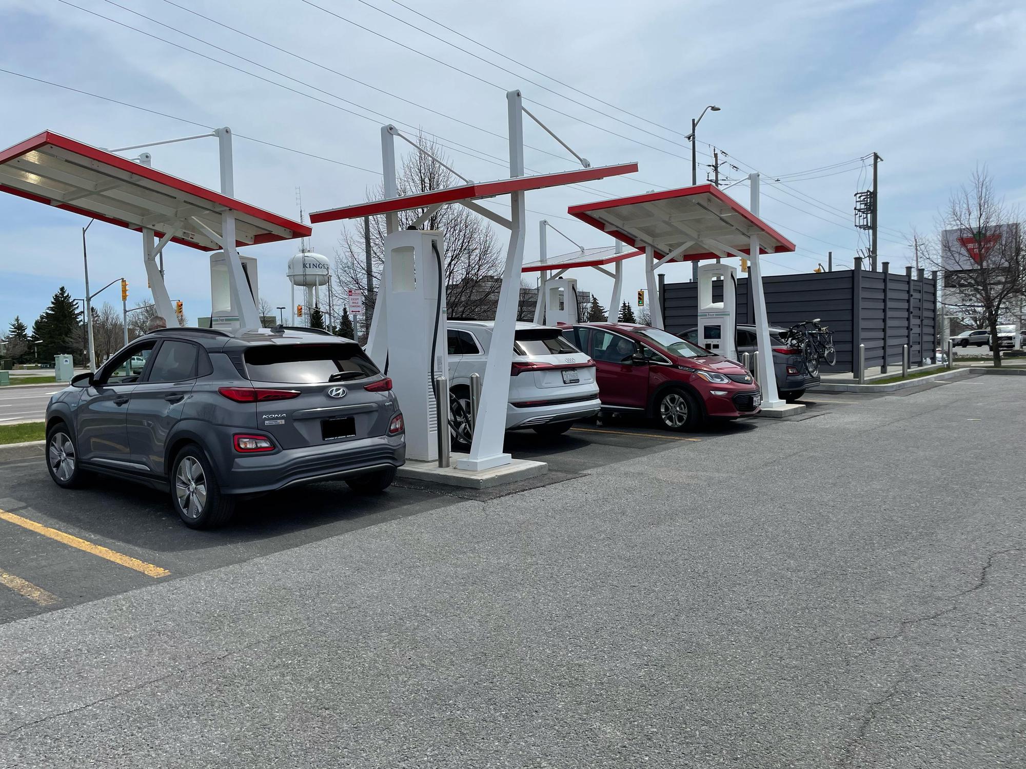 Canadian Tire Kingston West Kingston, ON EV Station
