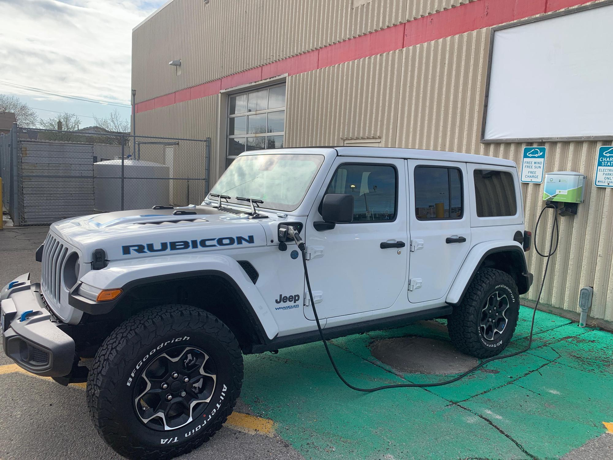 Canadian Tire St. Catharines, ON EV Station
