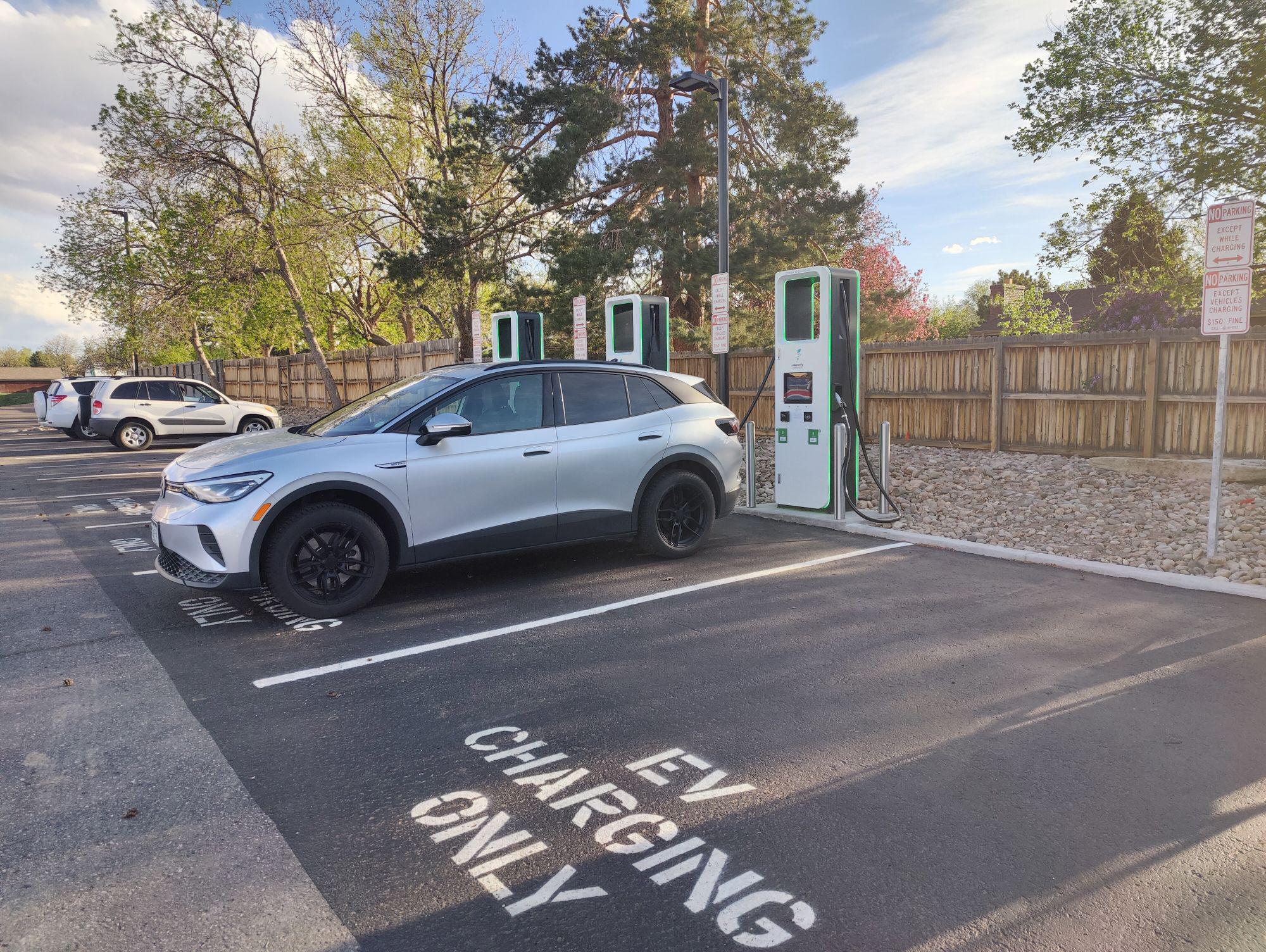 Regency Cherrywood SC Kroger King Soopers Centennial, CO EV Station