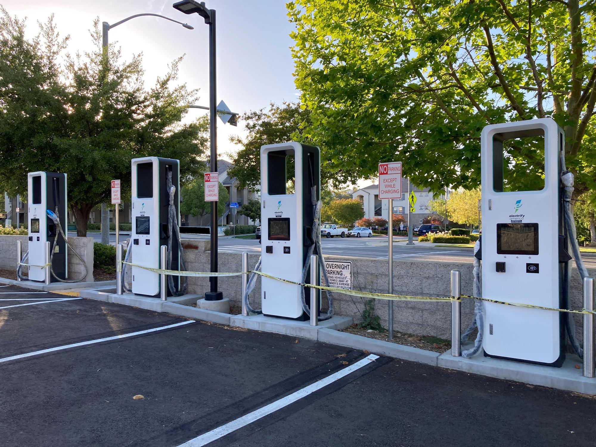 Stevenson Ranch Plaza Stevenson Ranch, CA EV Station