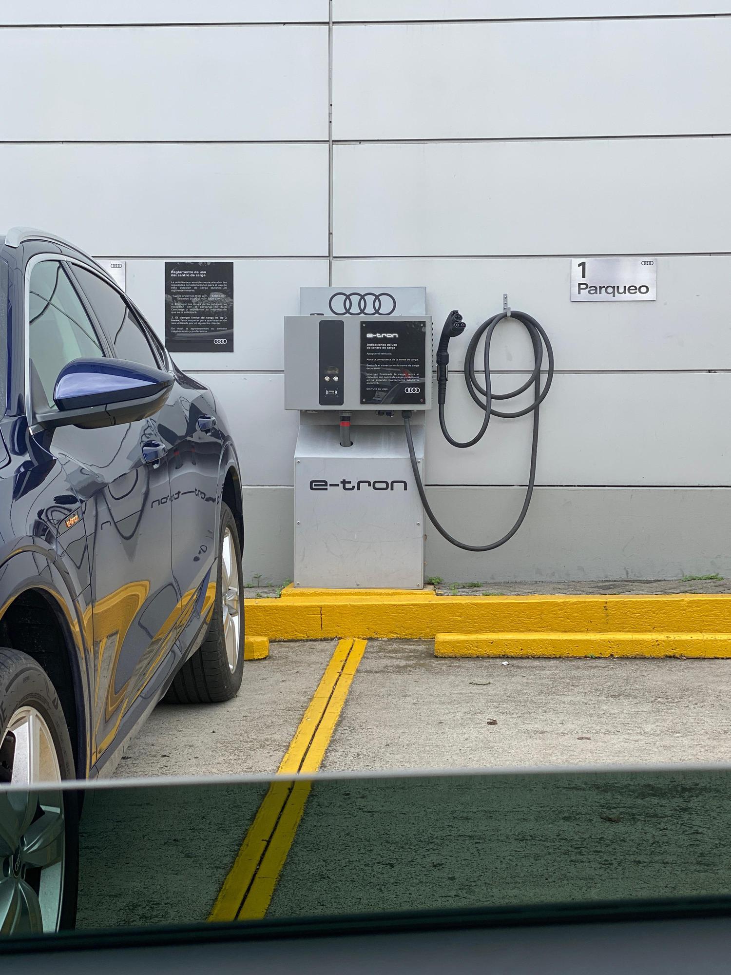 Audi Center San José San José, San José EV Station