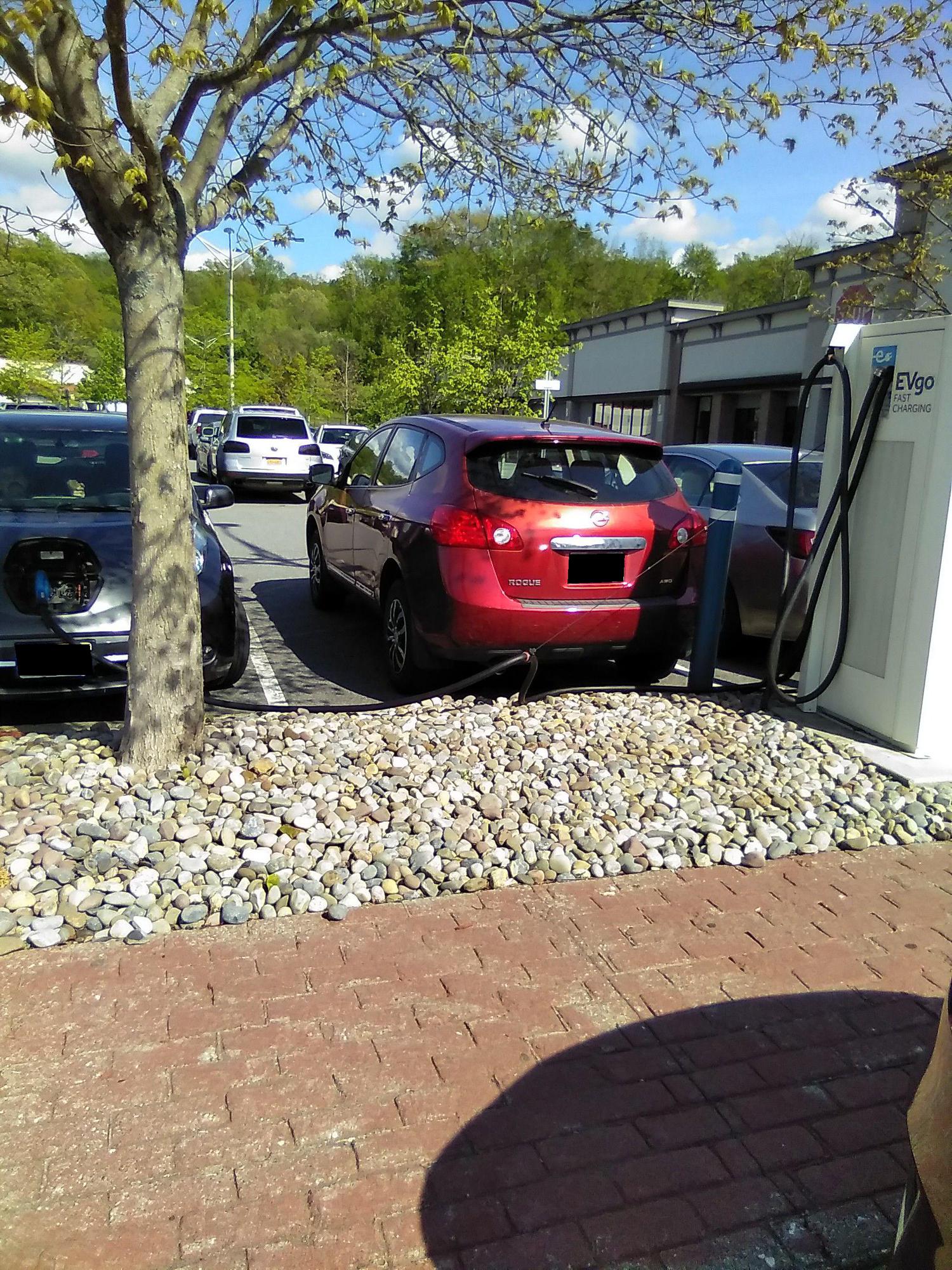 Staples Plaza Yorktown Heights, NY EV Station