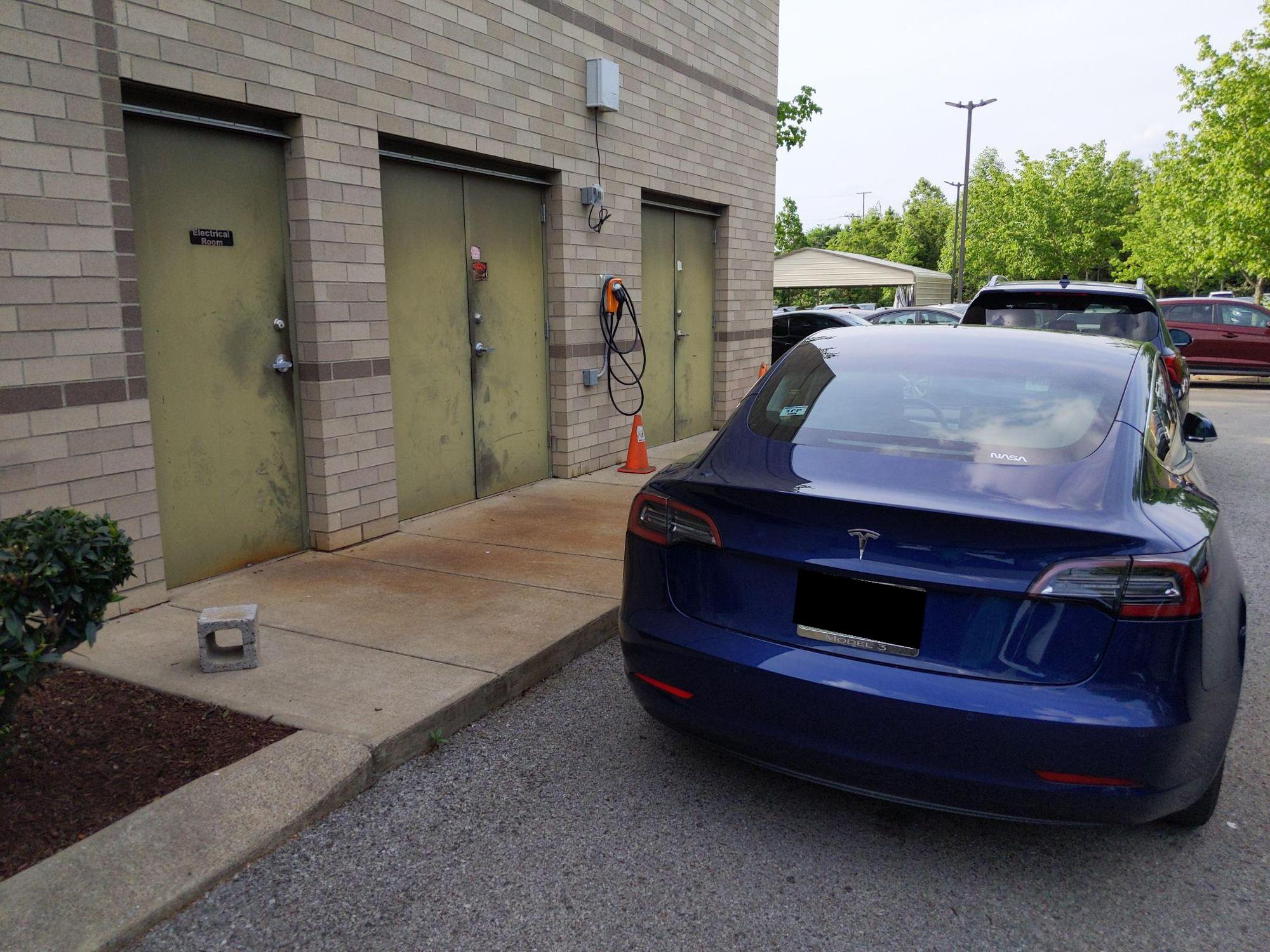 Hallmark Hyundai | Hendersonville, TN | EV Station