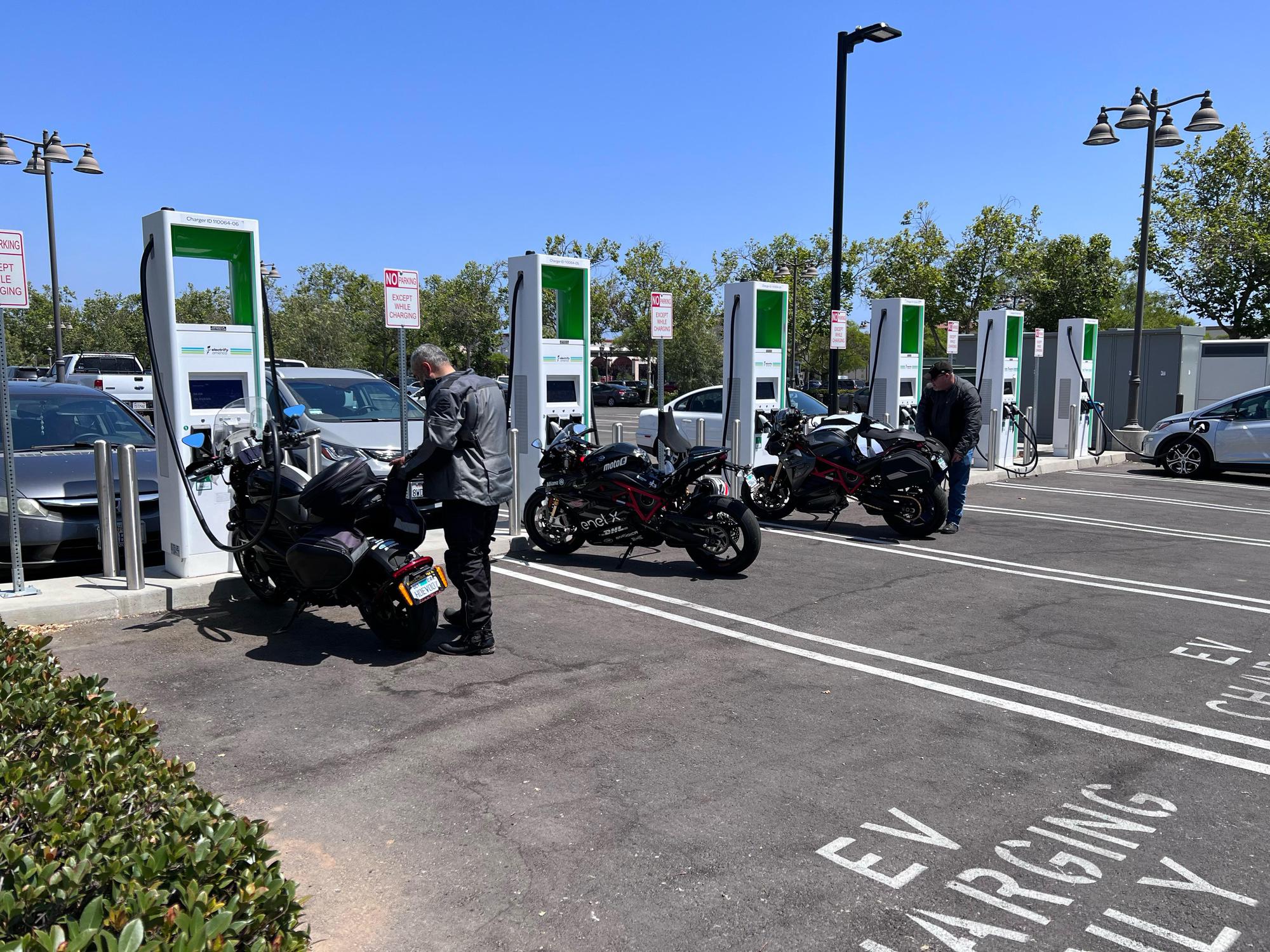 Camino Real Marketplace Vans (2) Goleta, CA EV Station
