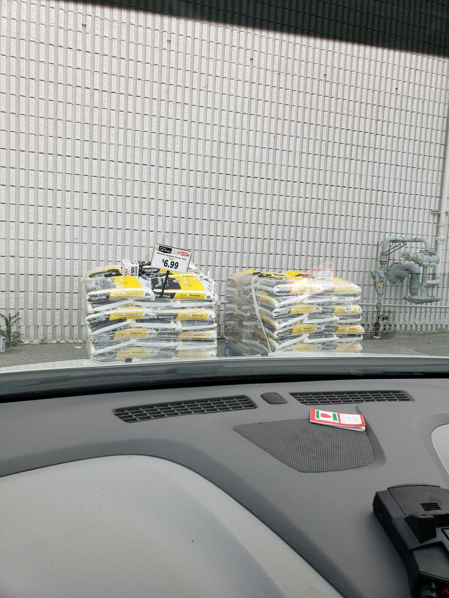 Lowell Plaza - Stracks | Lowell, IN | EV Station