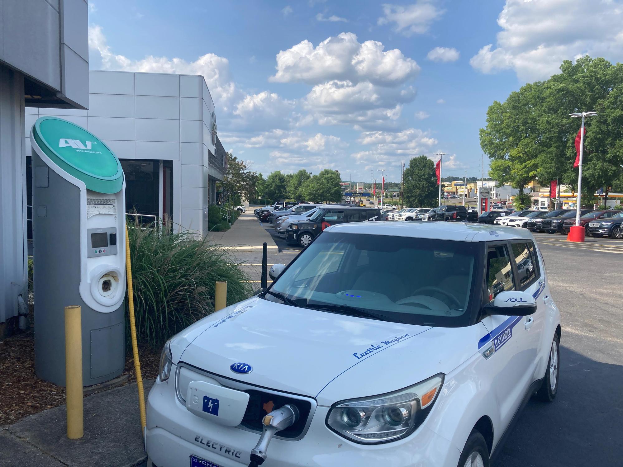 Benton Nissan of Hoover Vestavia Hills, AL EV Station