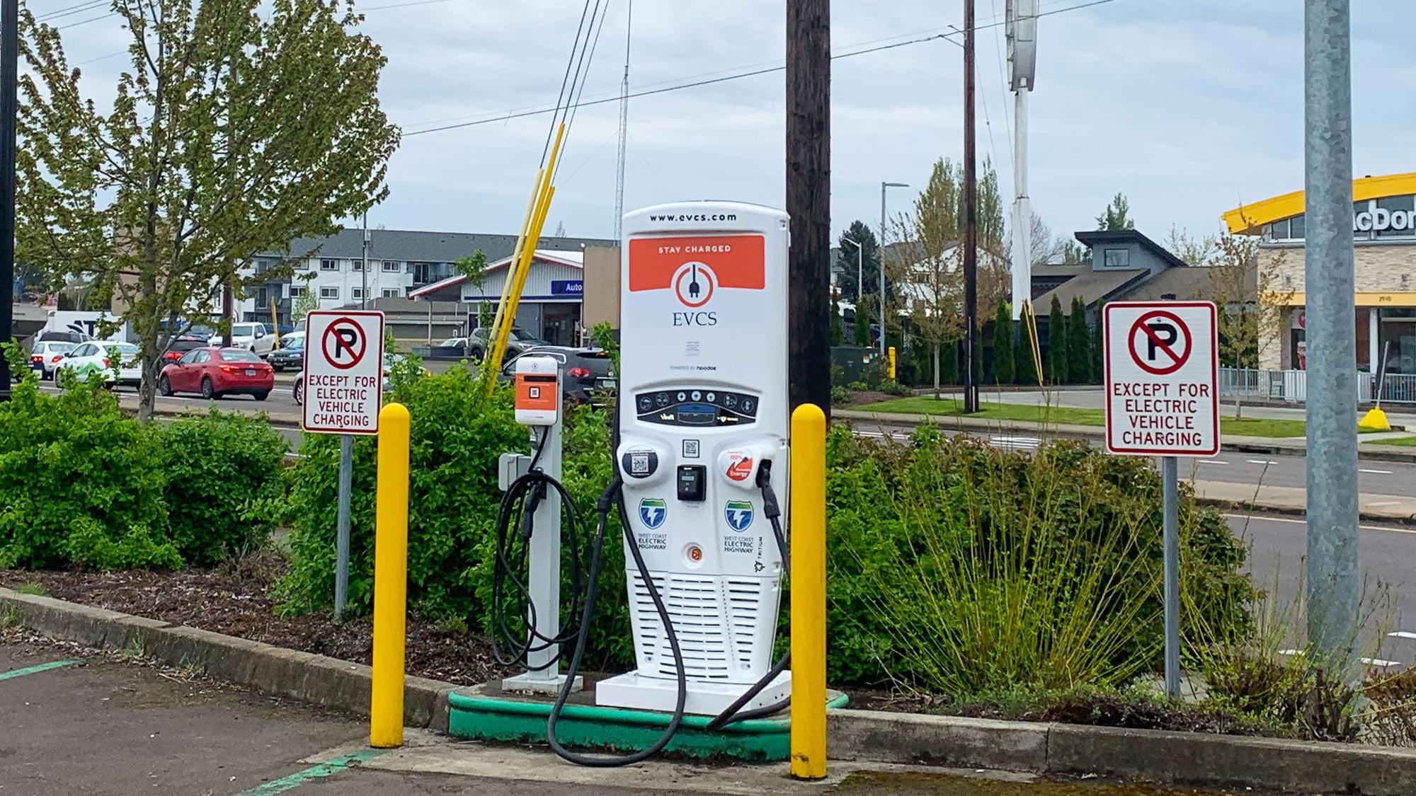 Woodburn Park & Ride Lot Woodburn, OR EV Station
