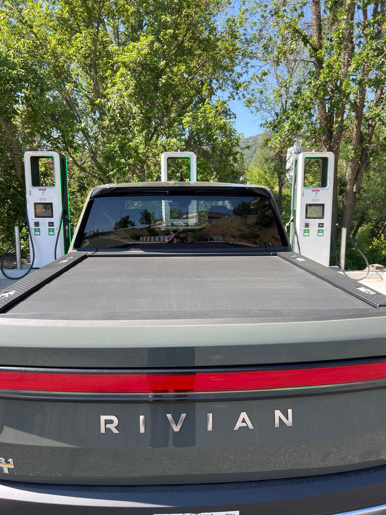 Central Valley Bank Oakhurst, CA EV Station