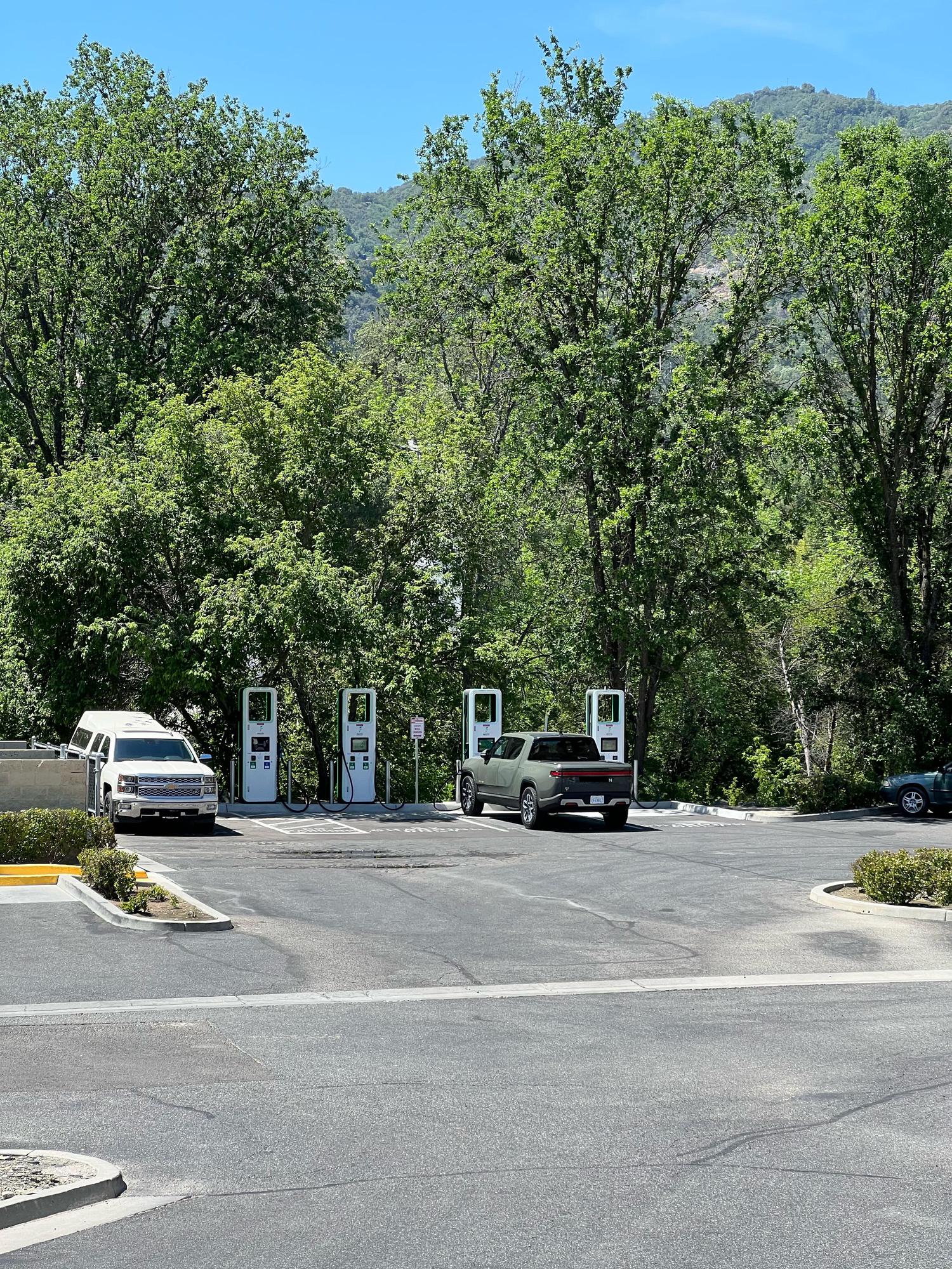 Central Valley Bank Oakhurst, CA EV Station