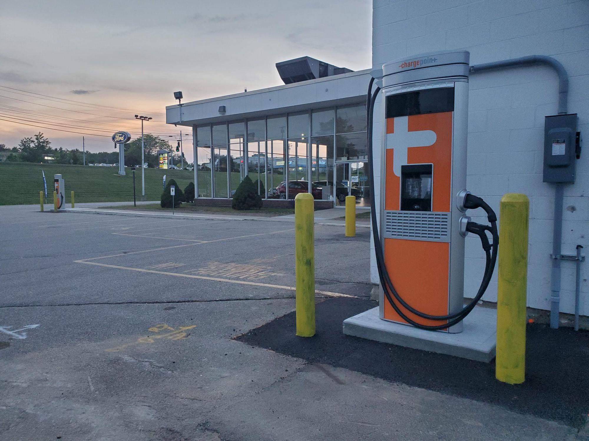 Rowe Ford Auburn Auburn, ME EV Station