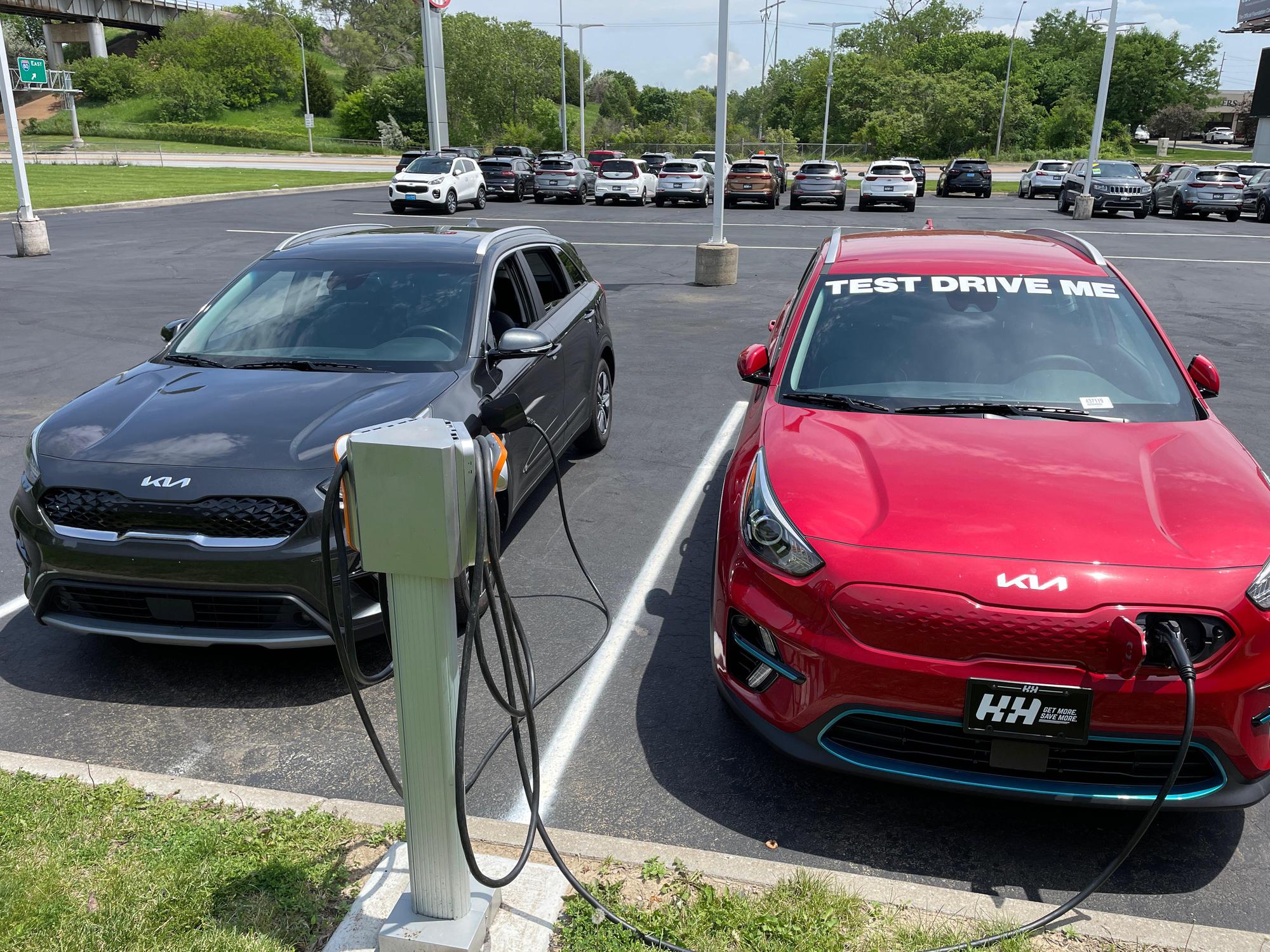 H&H Kia Omaha, NE EV Station