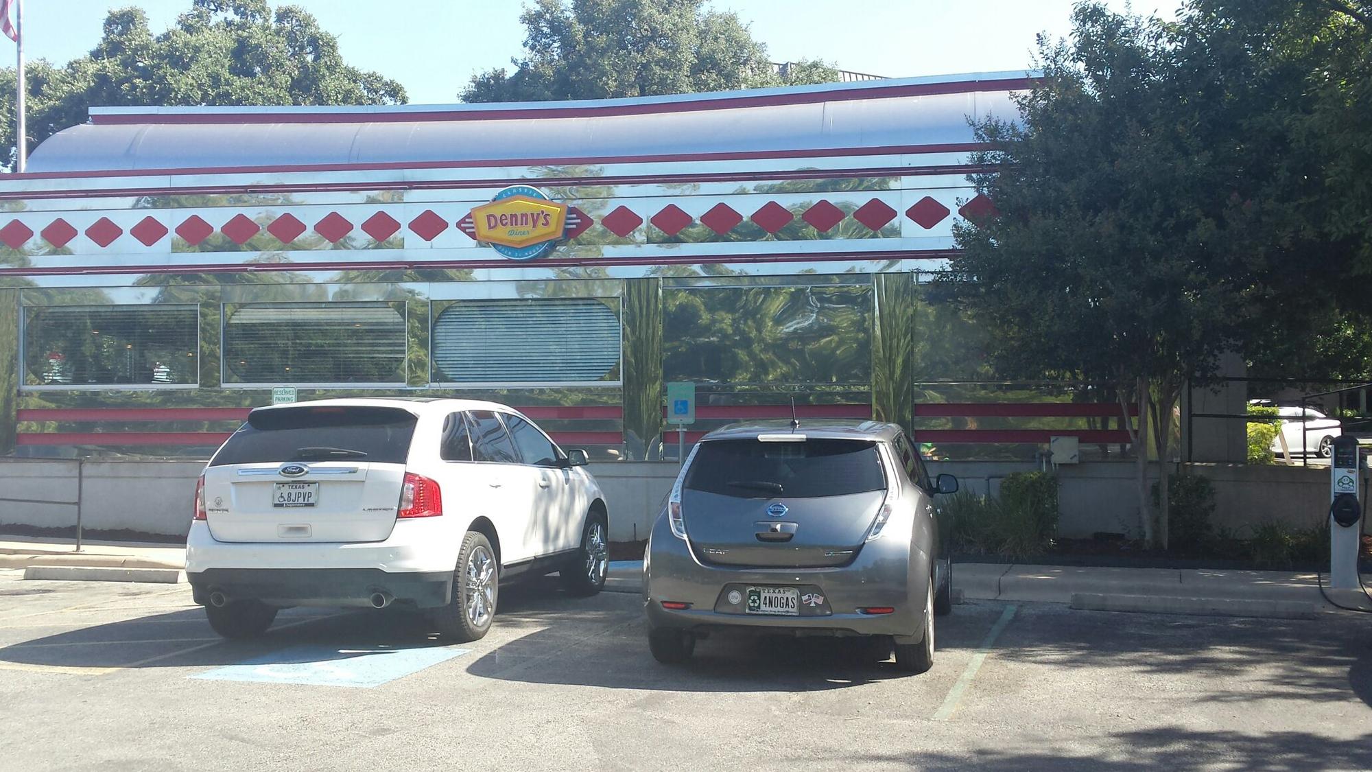 Denny's | Austin, TX | EV Station