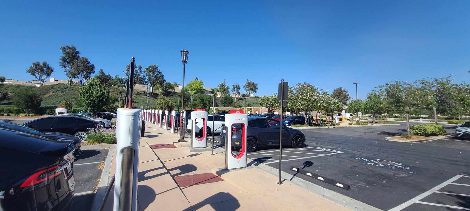 Bridgeport Marketplace Santa Clarita, CA EV Station