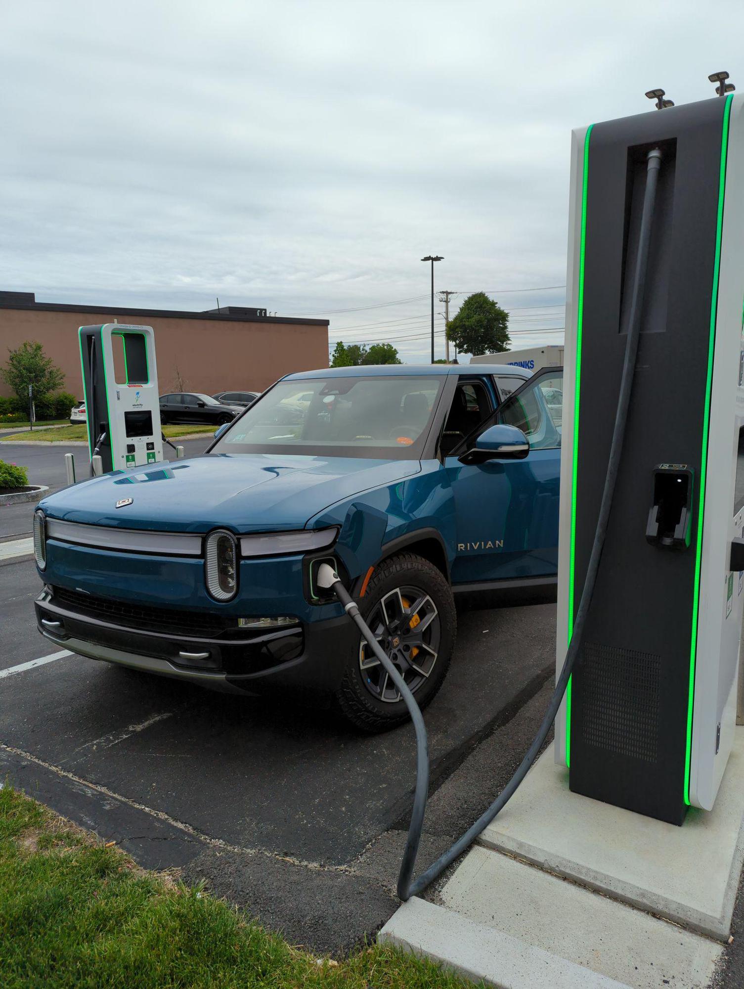 Bank of America Marlboro, MA EV Station