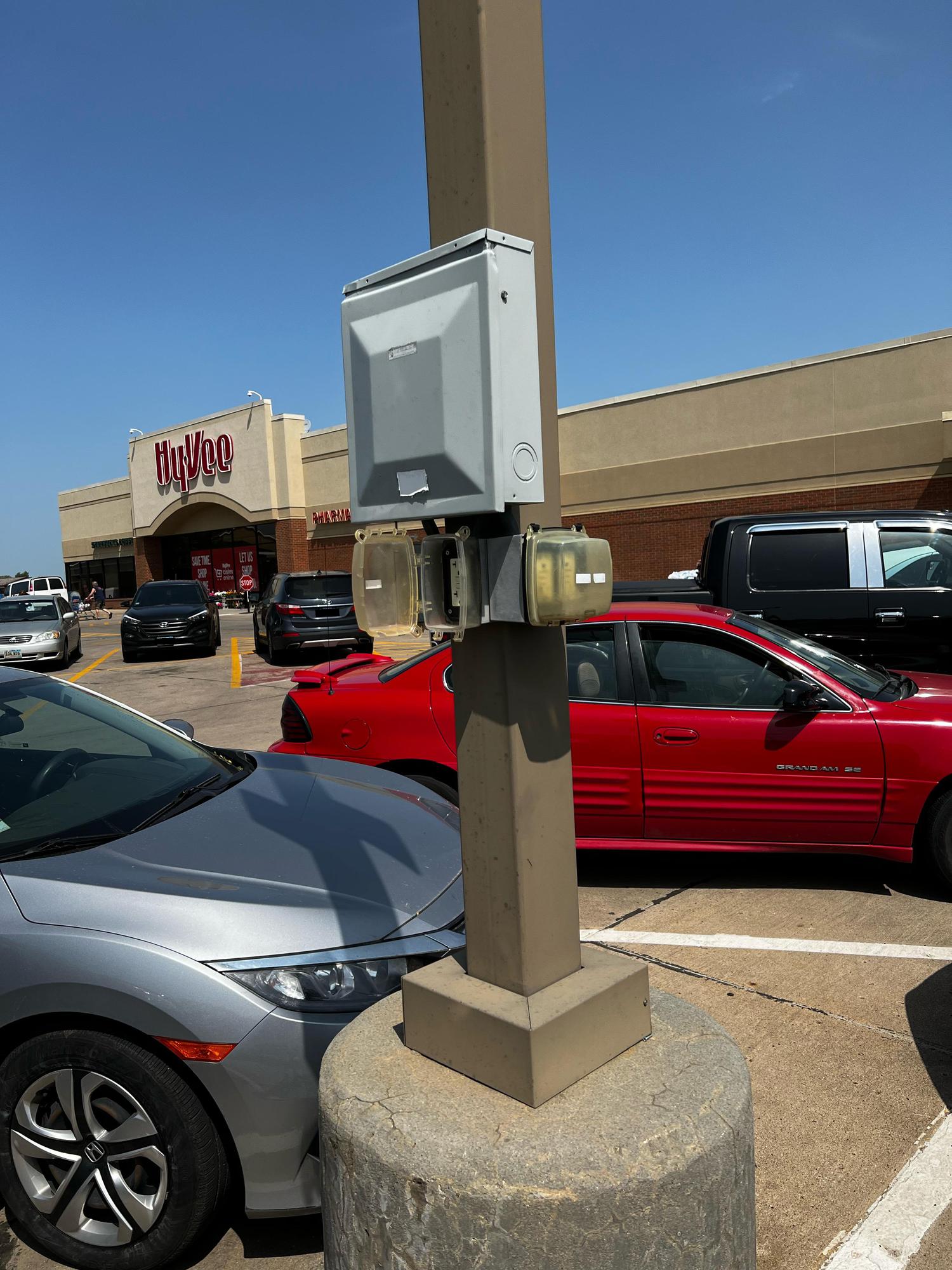 Hy Vee West Circle Drive - 2323af4