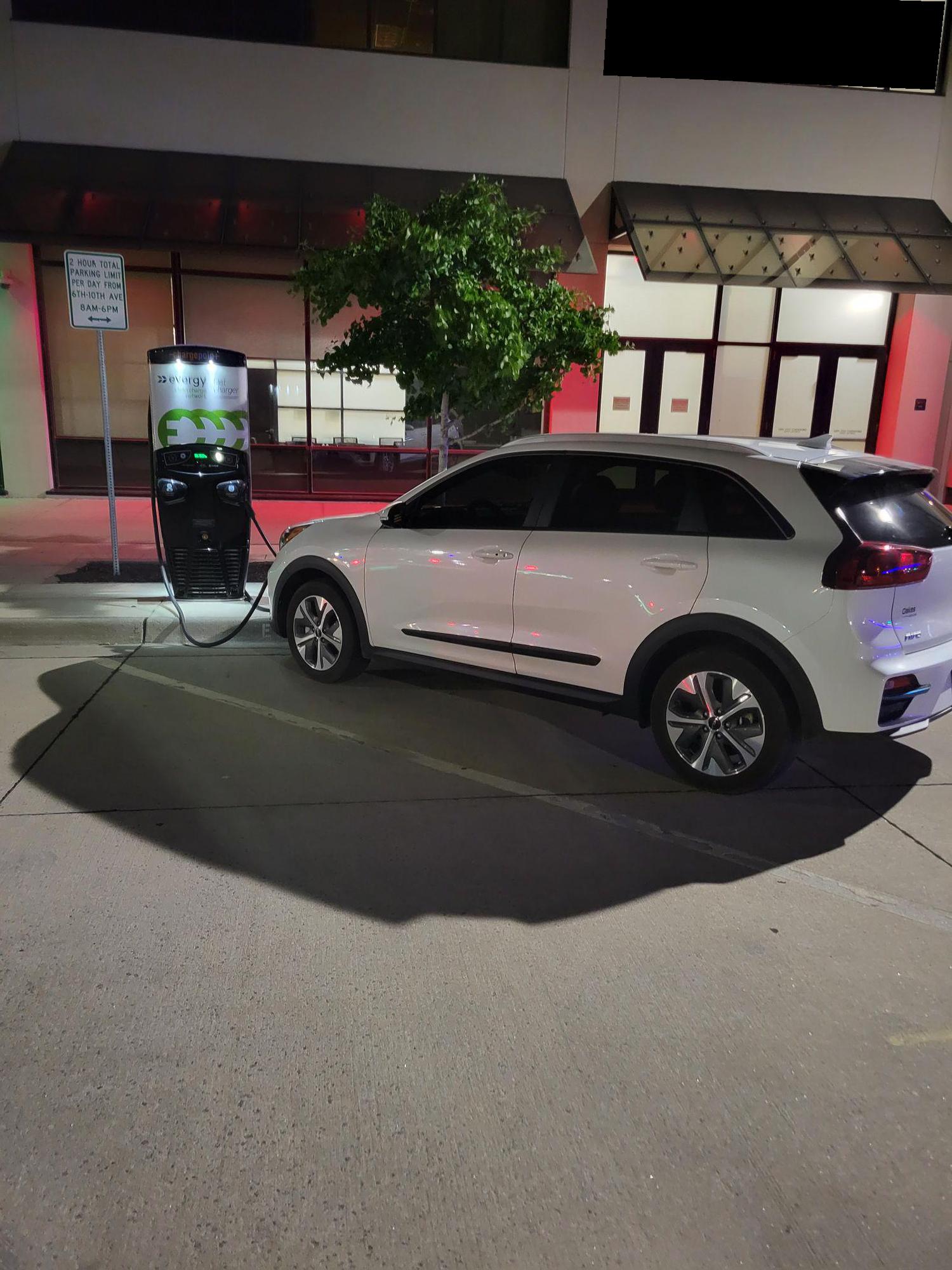 S Kansas Ave & 8th Ave Parking Topeka, KS EV Station