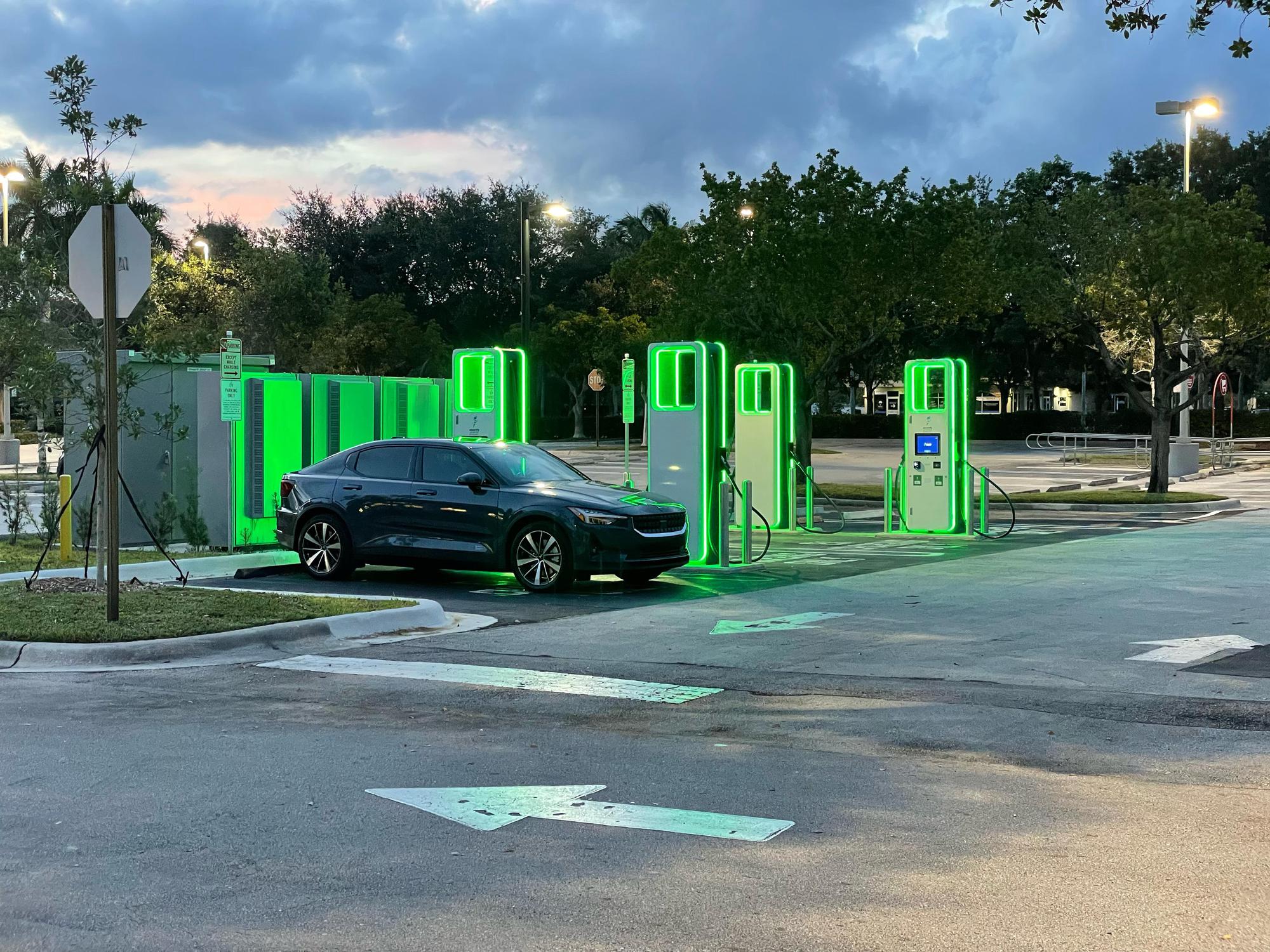 North Springs Plaza Target Coral Springs, FL EV Station