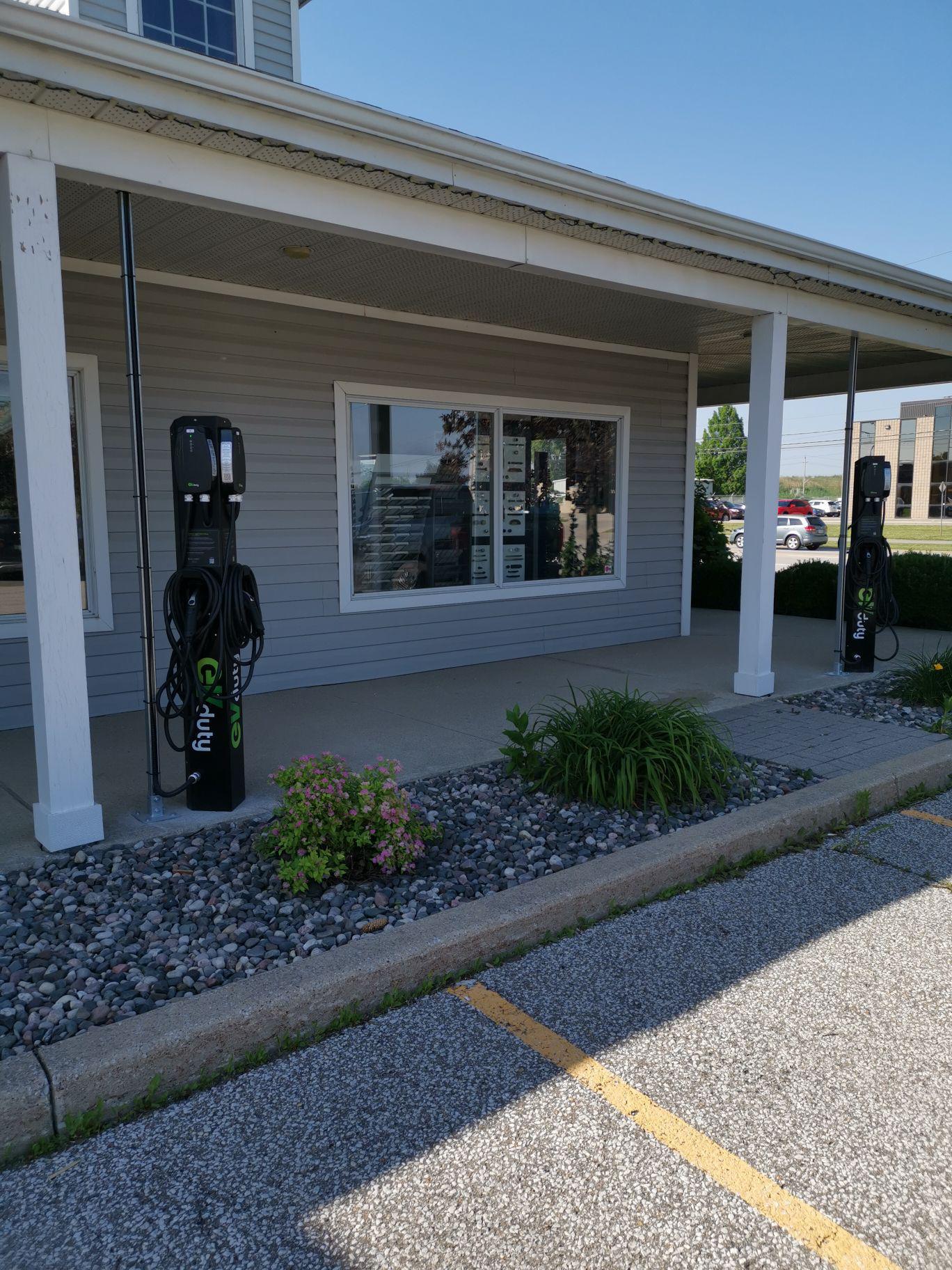 Naylor's Kitchen, Bath, and Flooring Centre Windsor, ON EV Station