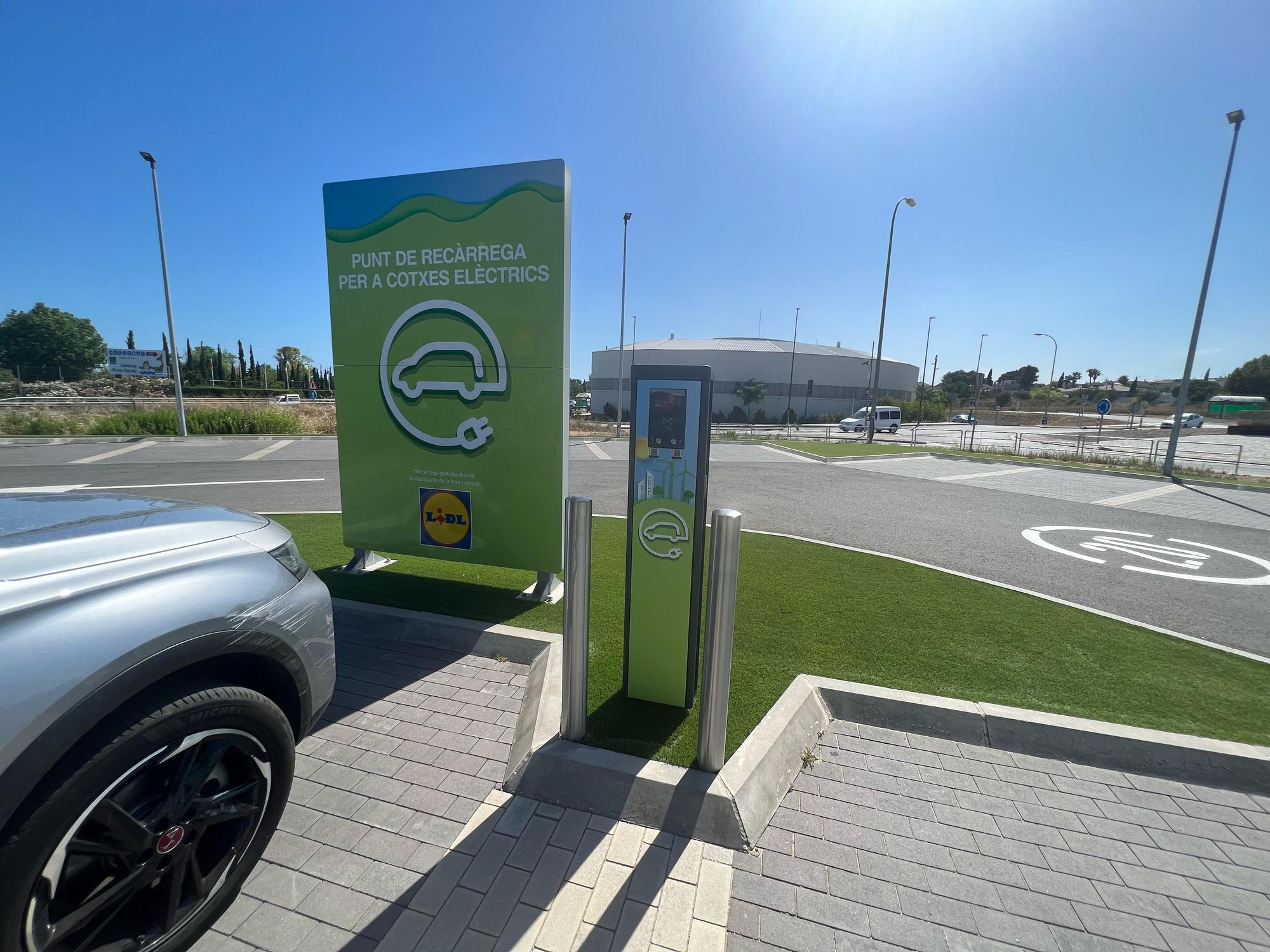 Lidl Public Charger. Cargador Para Uso Público Creixell, CT EV Station
