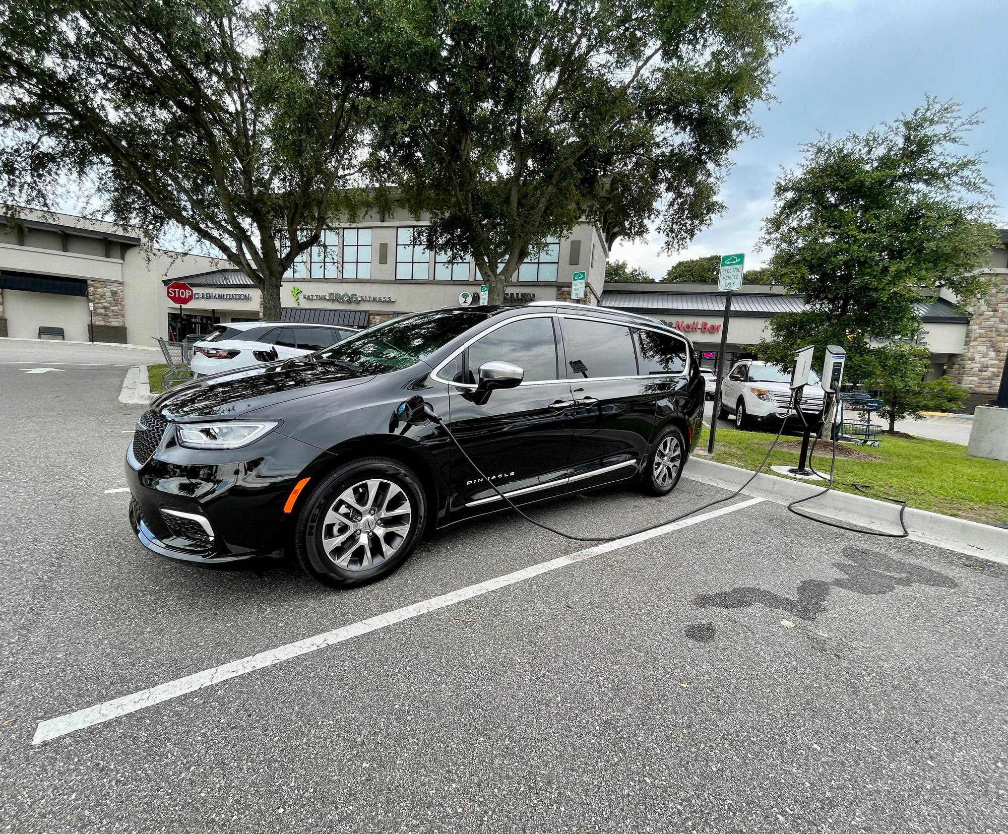 Sprout's Farmers Market Oviedo, FL EV Station