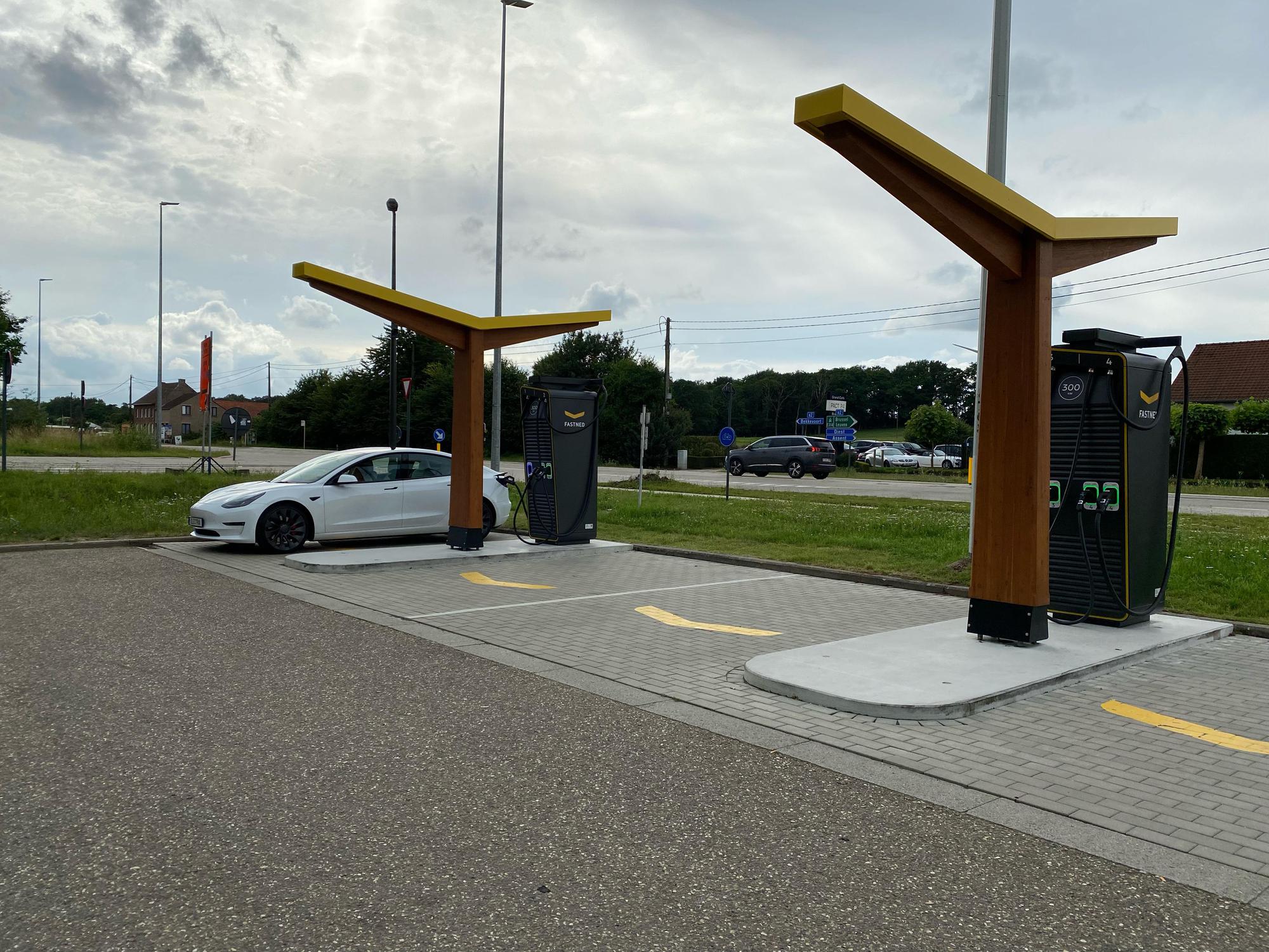 Fastned Bekkevoort Bekkevoort, Vlaams Gewest EV Station