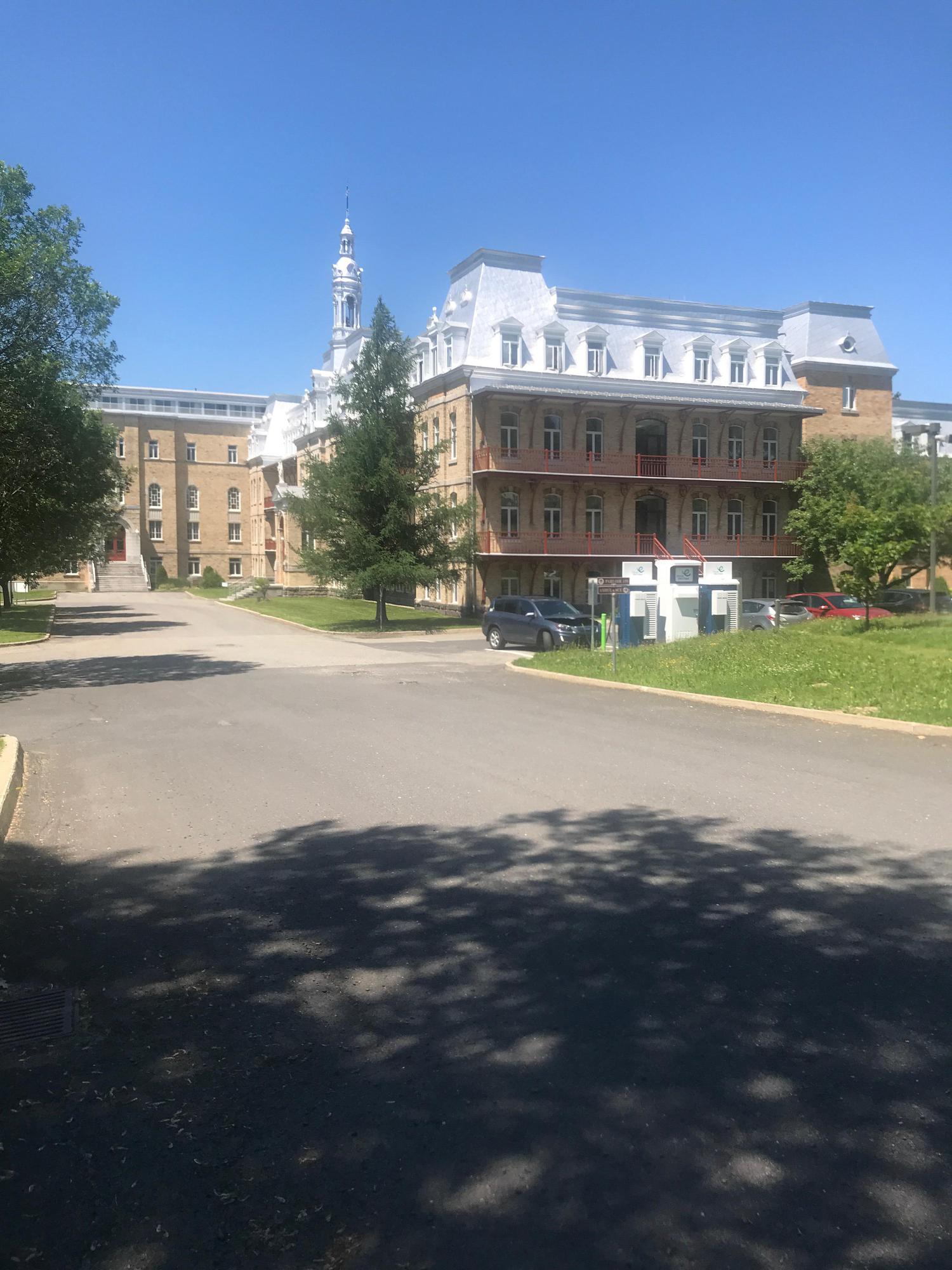 Couvent de SaintDamien de Buckland SaintDamiendeBuckland, QC EV