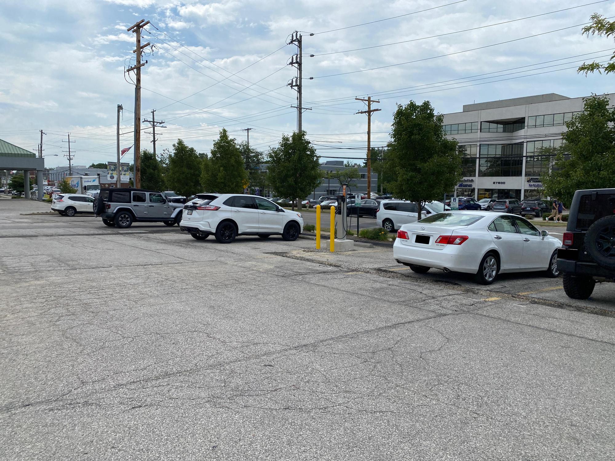 Beechmont Towers Woodmere, OH EV Station