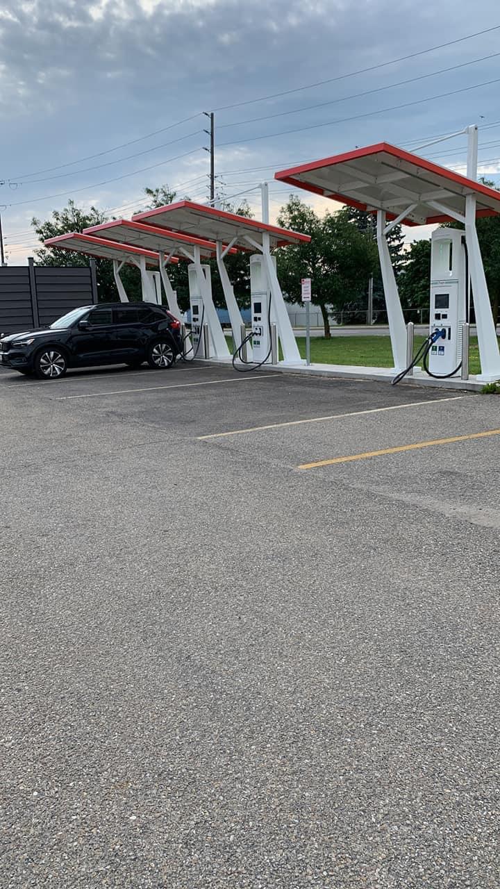 Canadian Tire Brockville Brockville, ON EV Station