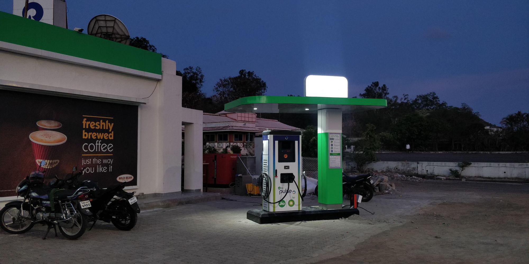 Jio BP Petrol Pump Kelawade, MH EV Station