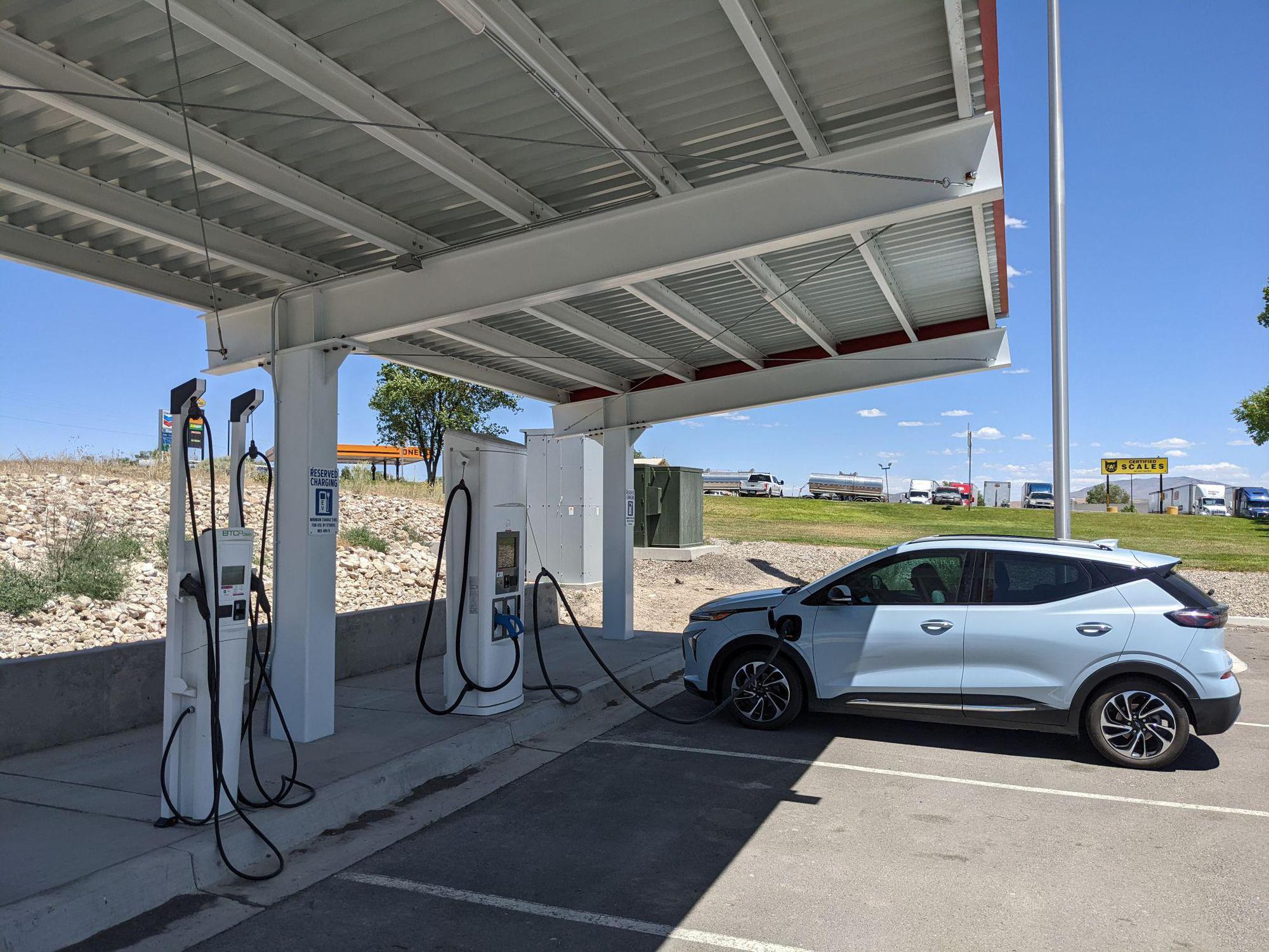 Khoury's Fresh Market Shell Recharge Carlin, NV EV Station