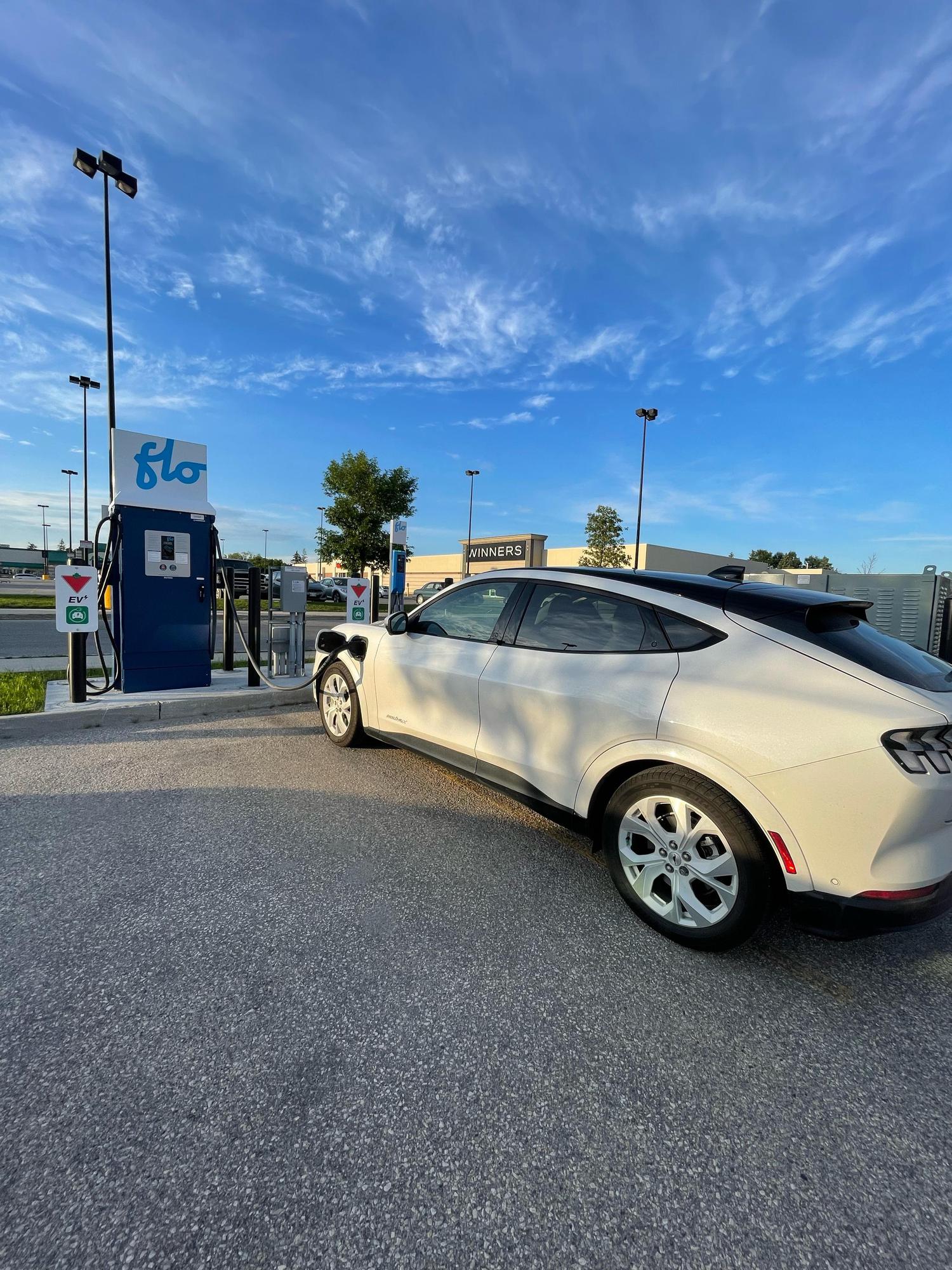 Canadian Tire Winnipeg Unicity Winnipeg, MB EV Station