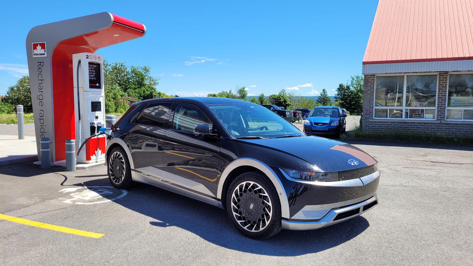 PetroCanada Riviere du Loup RivièreduLoup, QC EV Station