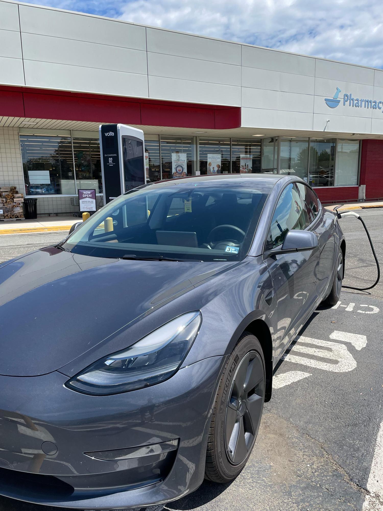 Columbia Pike Giant Food Annandale, VA EV Station
