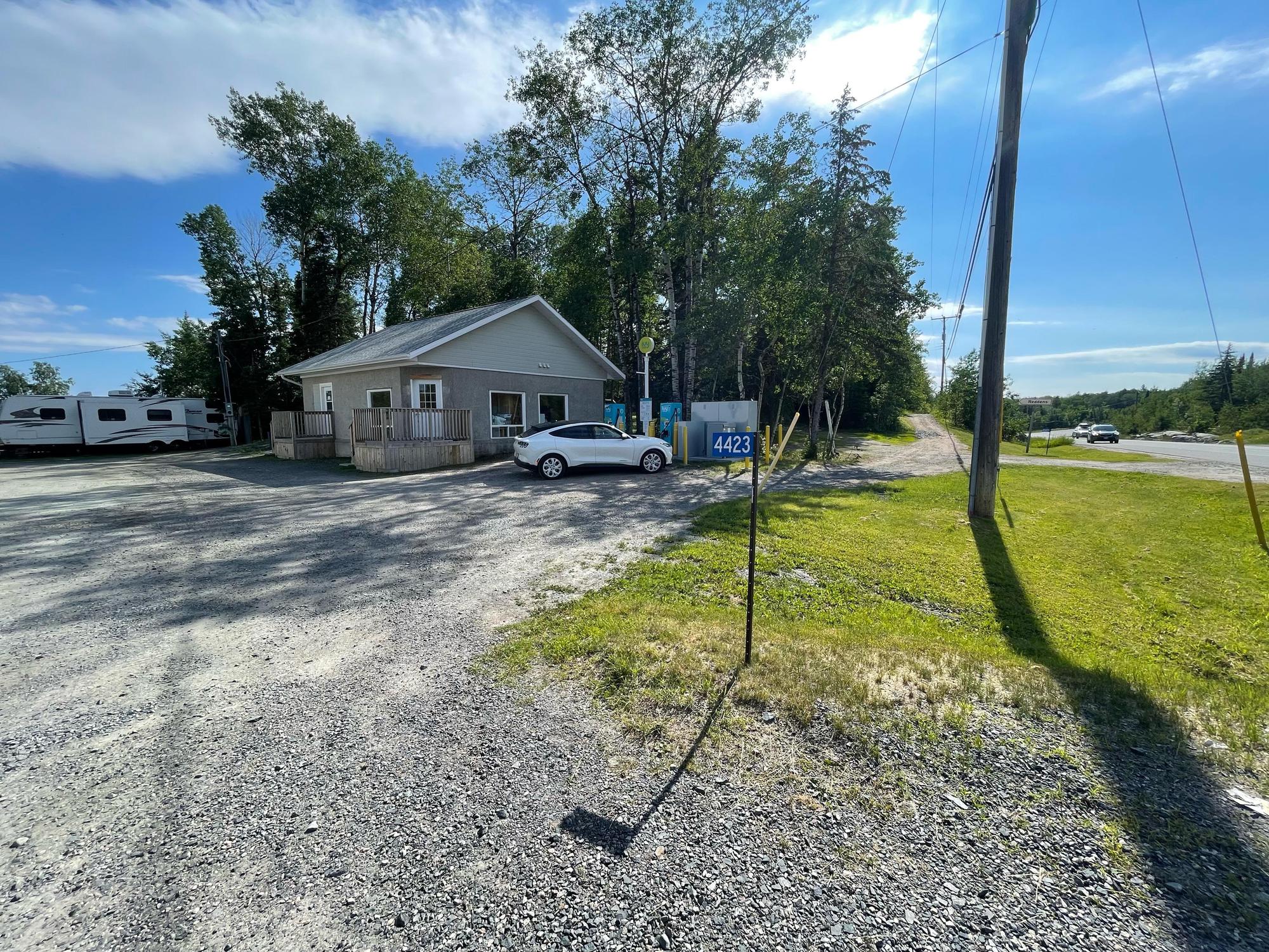 Redden's Store Longbow Lake, ON EV Station