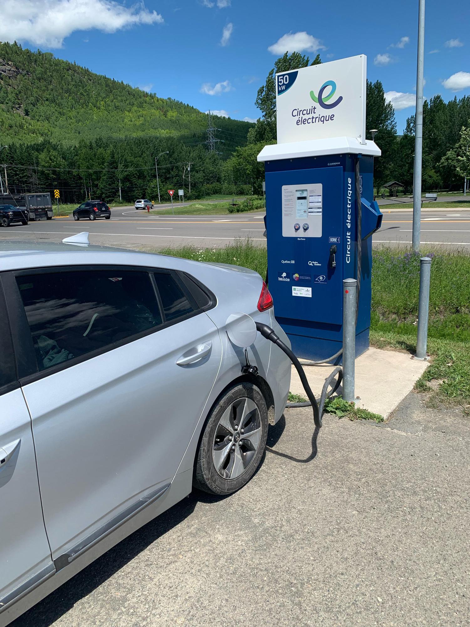 Môtel Interprovincial PointeàlaCroix, QC EV Station