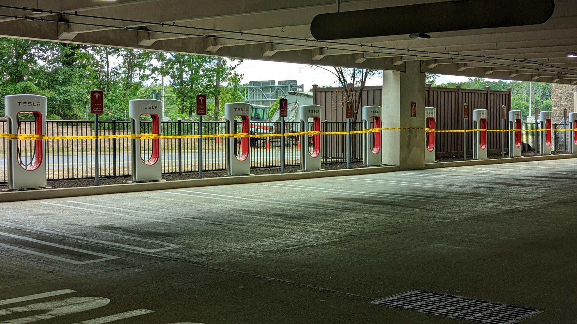 Woodbury Common Premium Outlets (1) Woodbury, NY EV Station