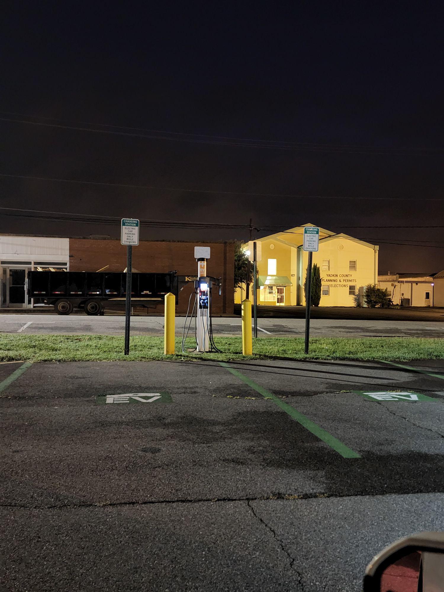 Elm Street Public Parking Lot Yadkinville, NC EV Station