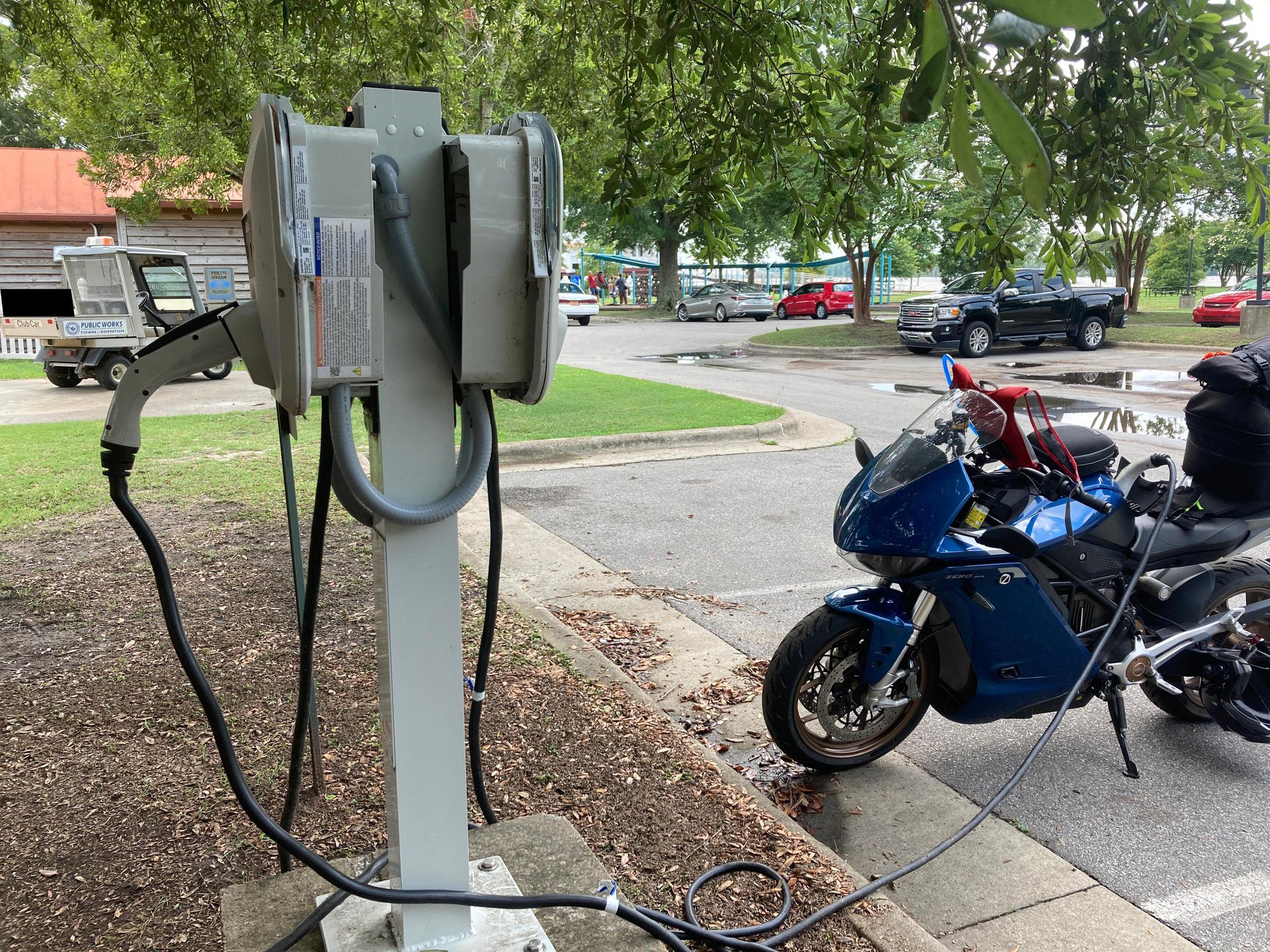 Colonial Park Parking Lot Edenton, NC EV Station