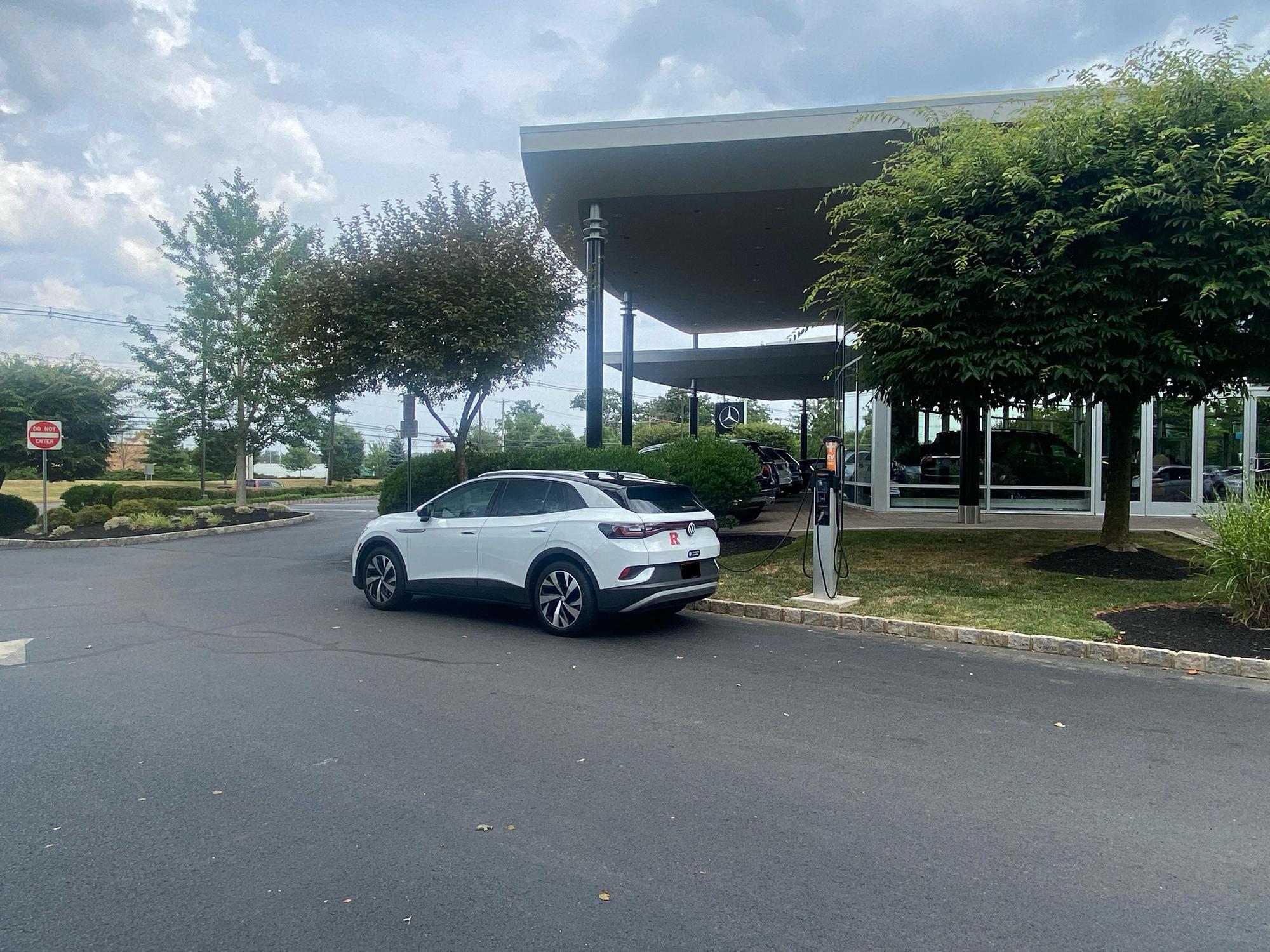 Mercedes Benz of Flemington Flemington, NJ EV Station
