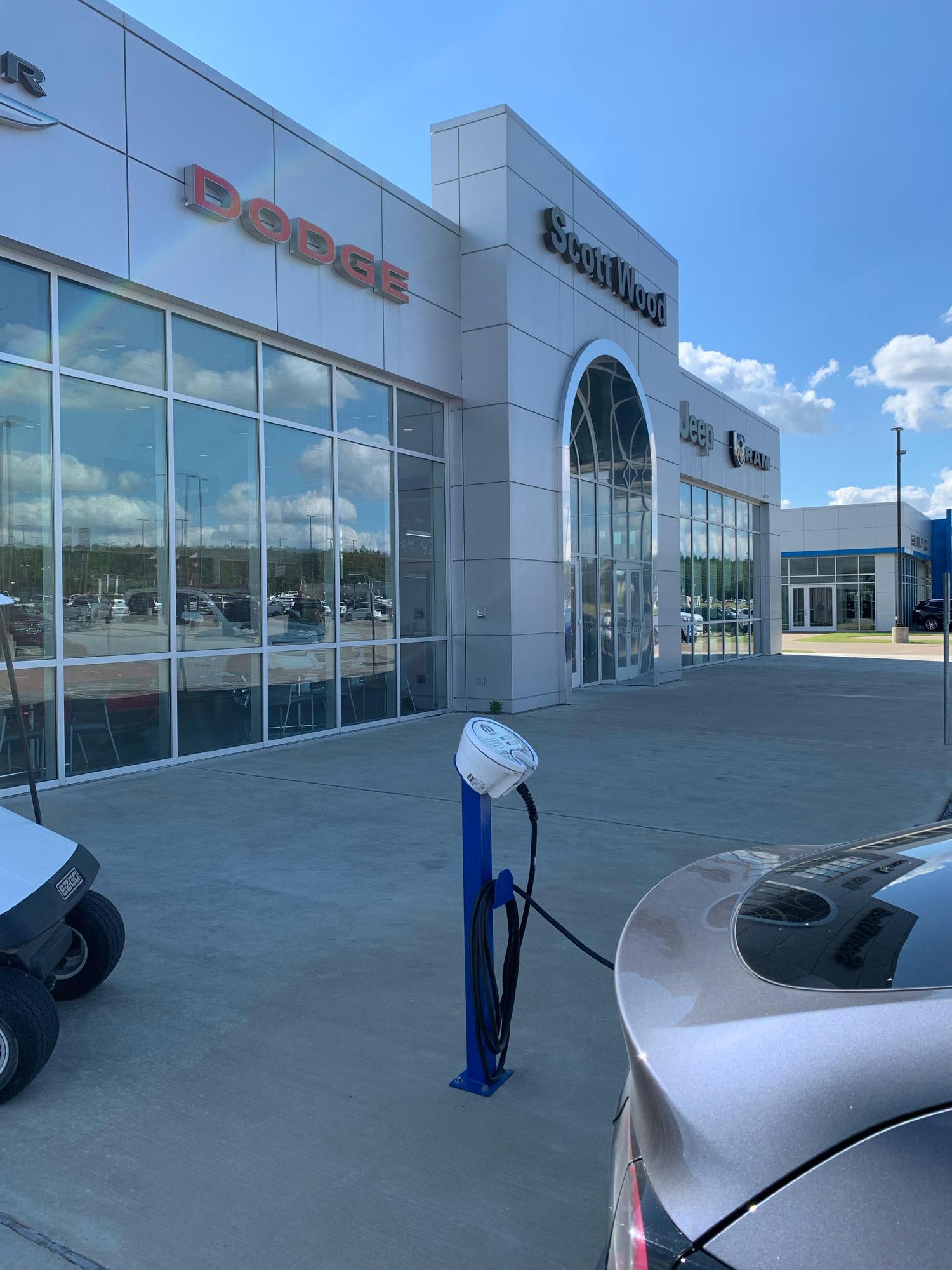 Scott Wood Chrysler Dodge Jeep Ram (1) Batesville, AR EV Station