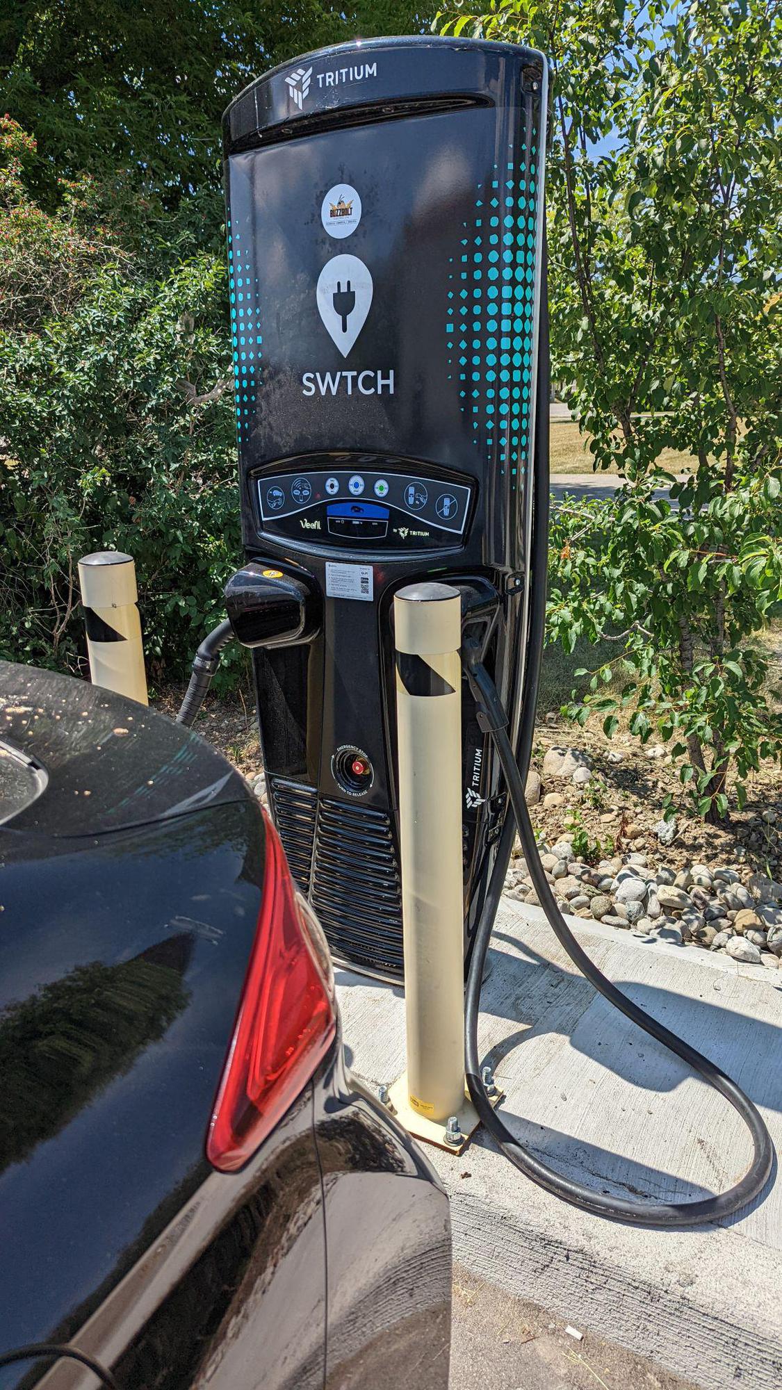 Denny's Guelph, ON EV Station