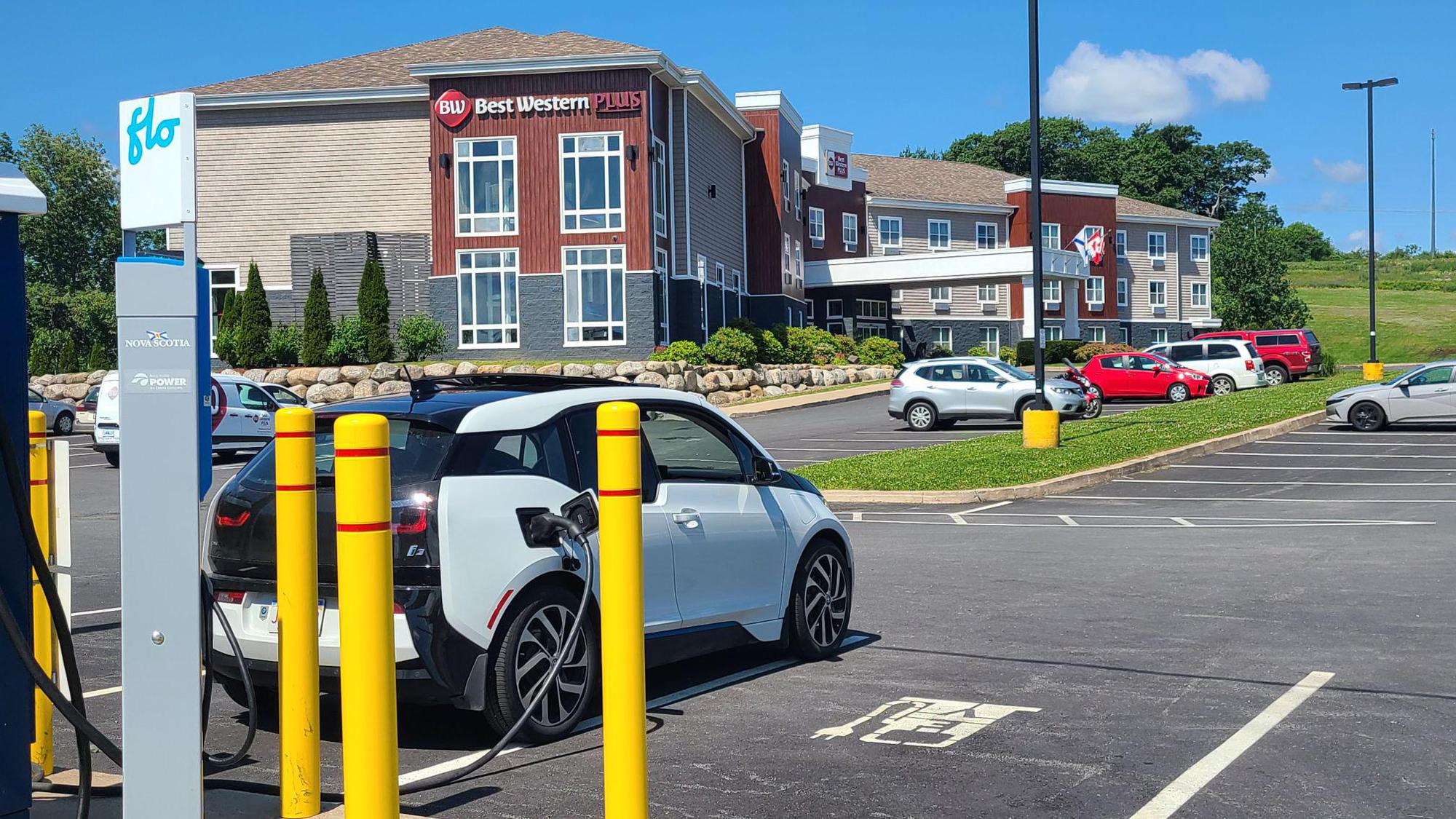 Best Western Bridgewater Pine Grove, NS EV Station