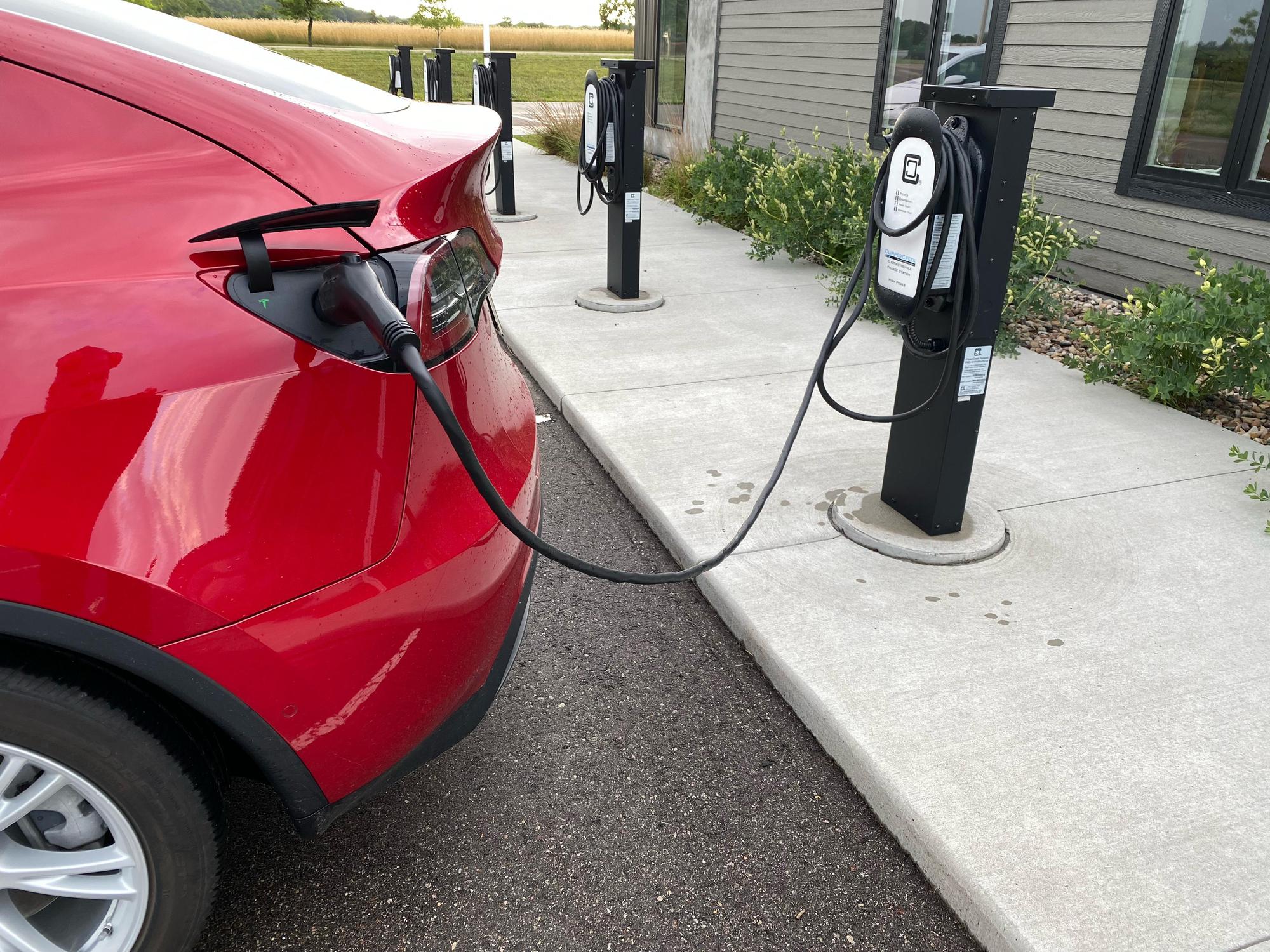 Northwind Solar Amherst, WI EV Station